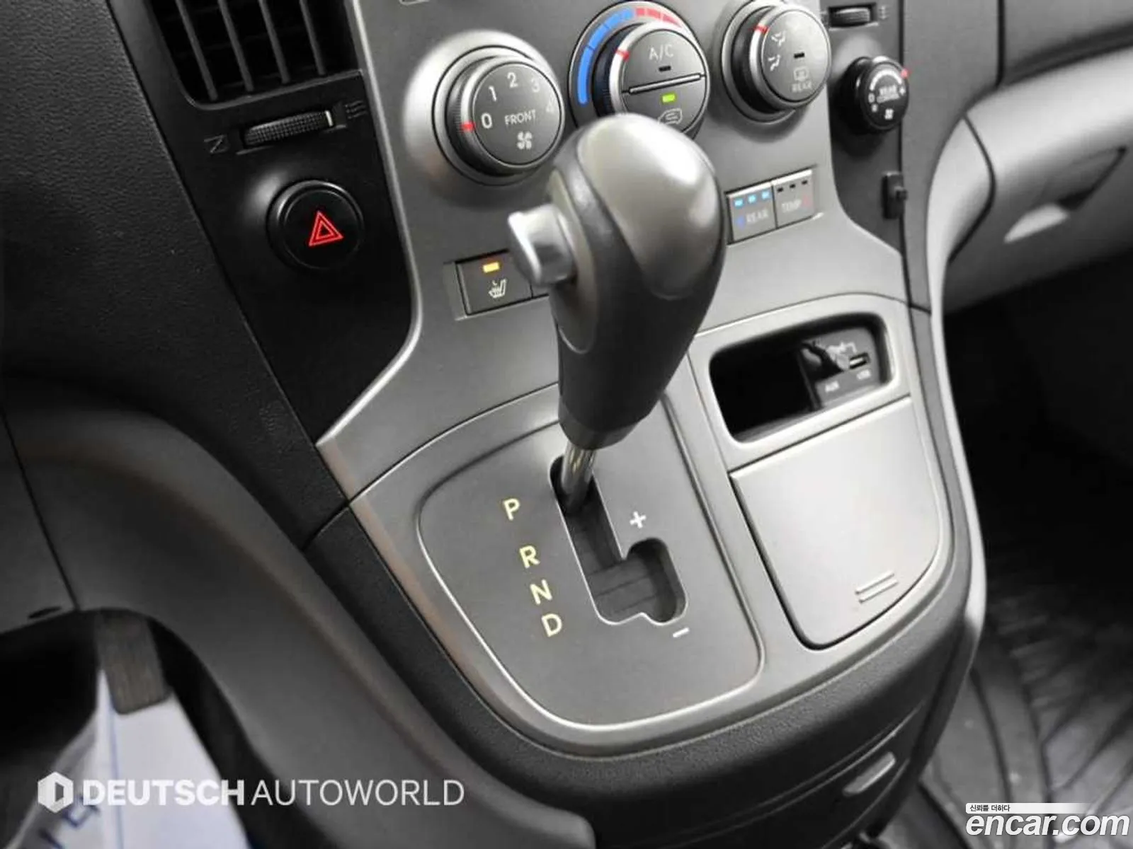 Hyundai Grand Starex 2011 — 17