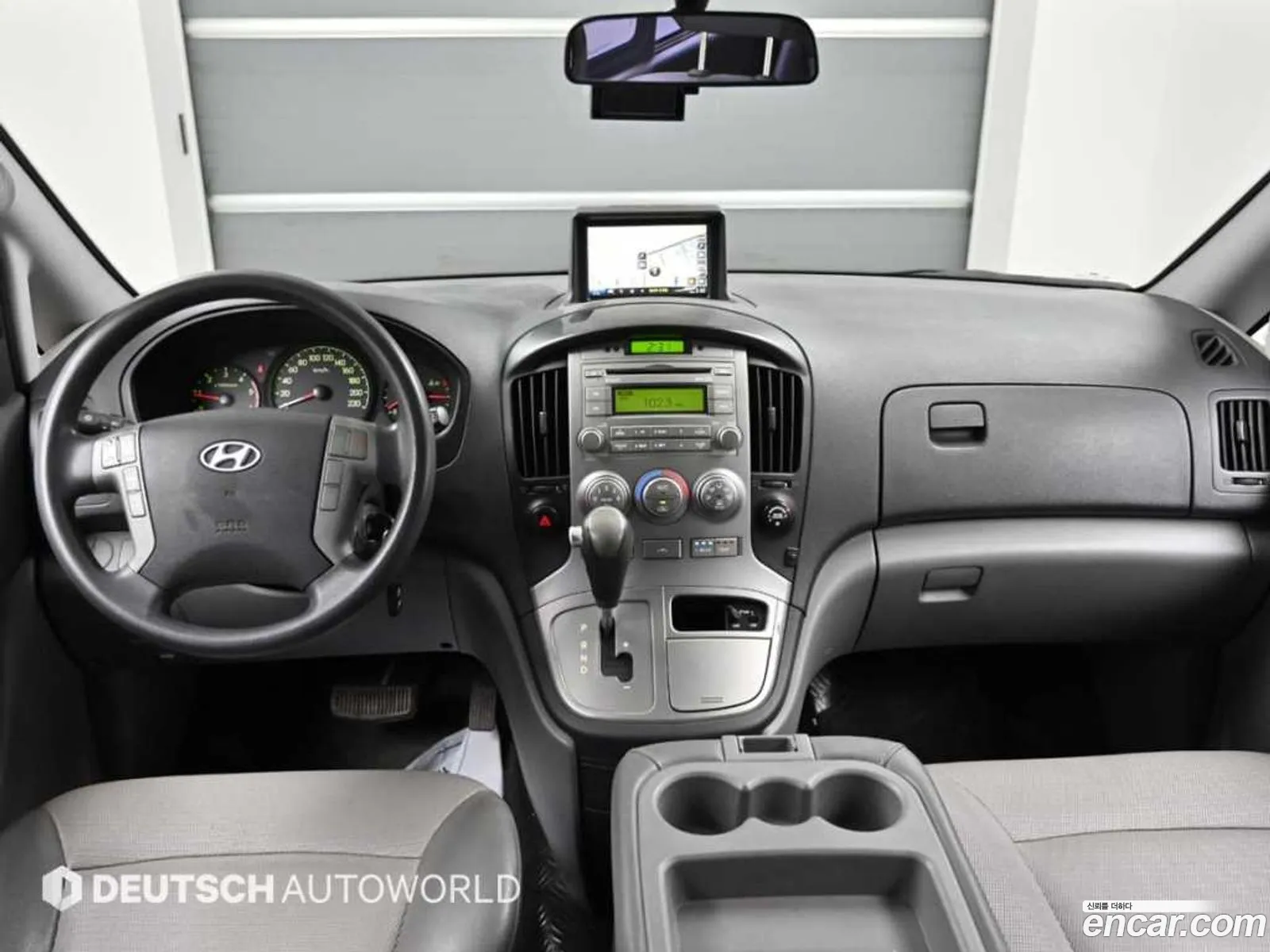 Hyundai Grand Starex 2011 — 12