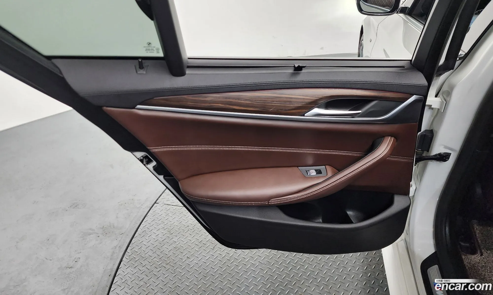 BMW 5 Series 2019 — 24