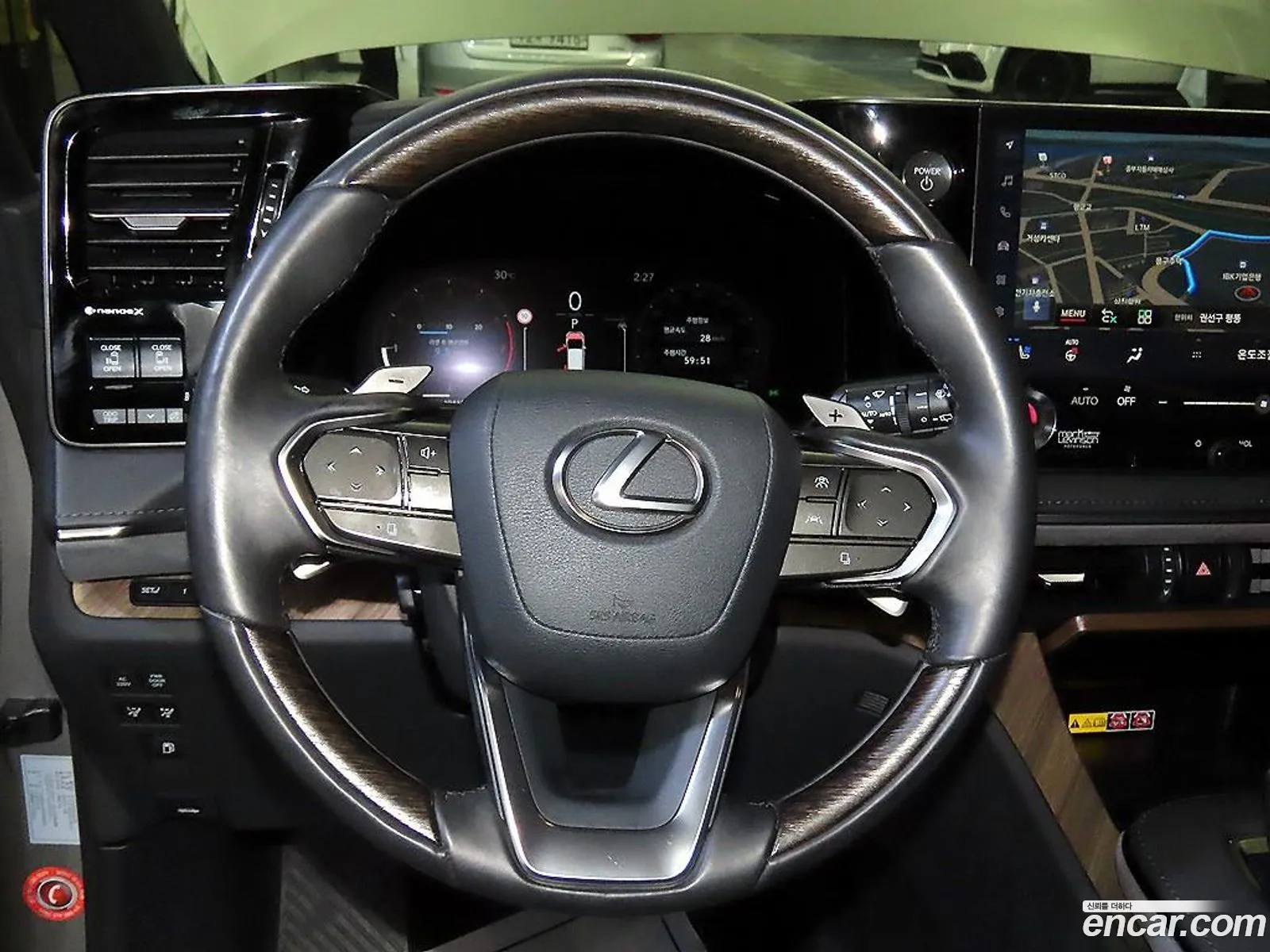 Lexus LM 2025 — 11