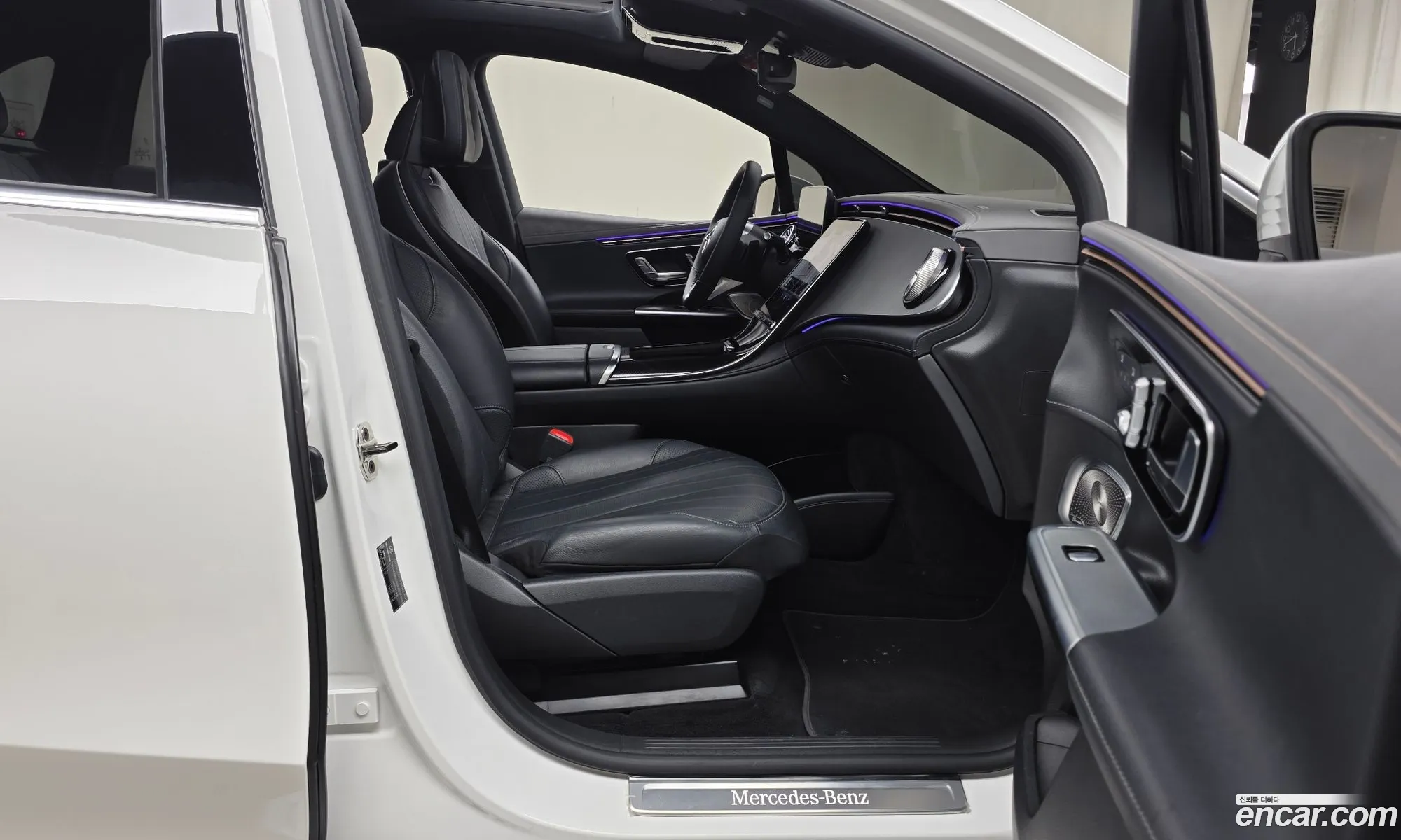 Mercedes-Benz EQE SUV X294 2023 — 33