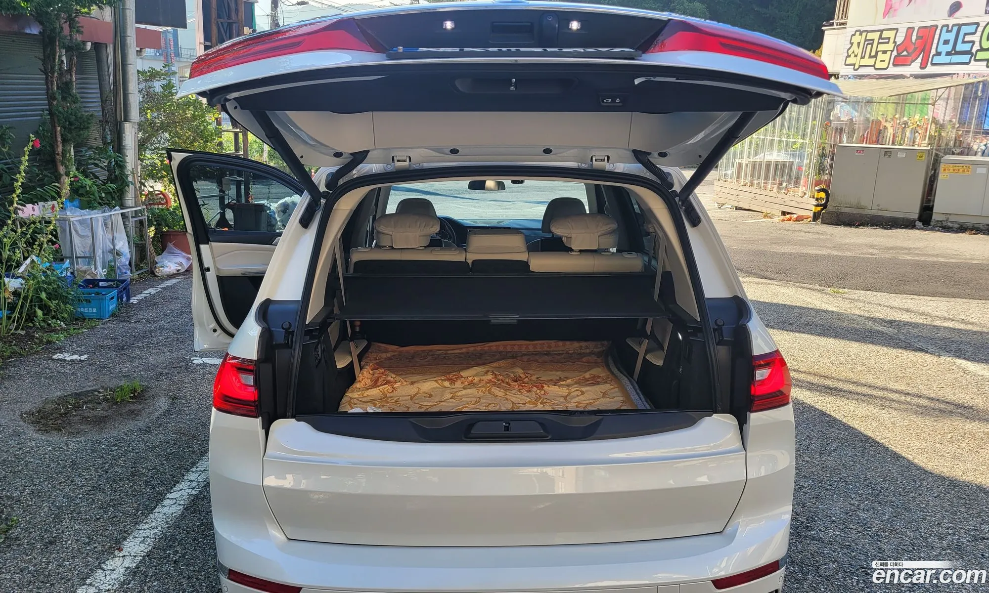 BMW X7 2022 — 7