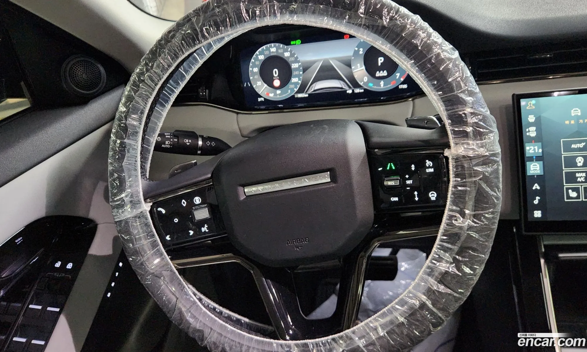 Land Rover Range Rover Evoque 2025 — 17