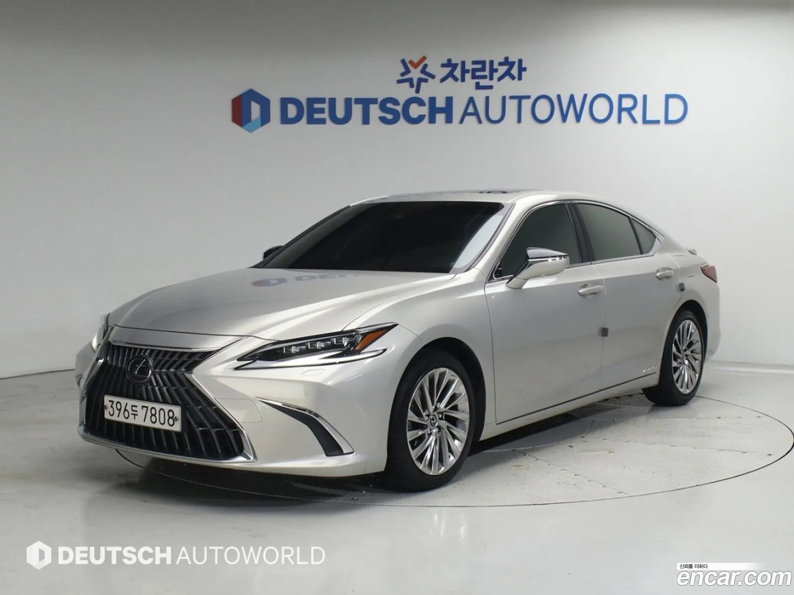 Lexus ES300h 7th Gen 2021 — 18
