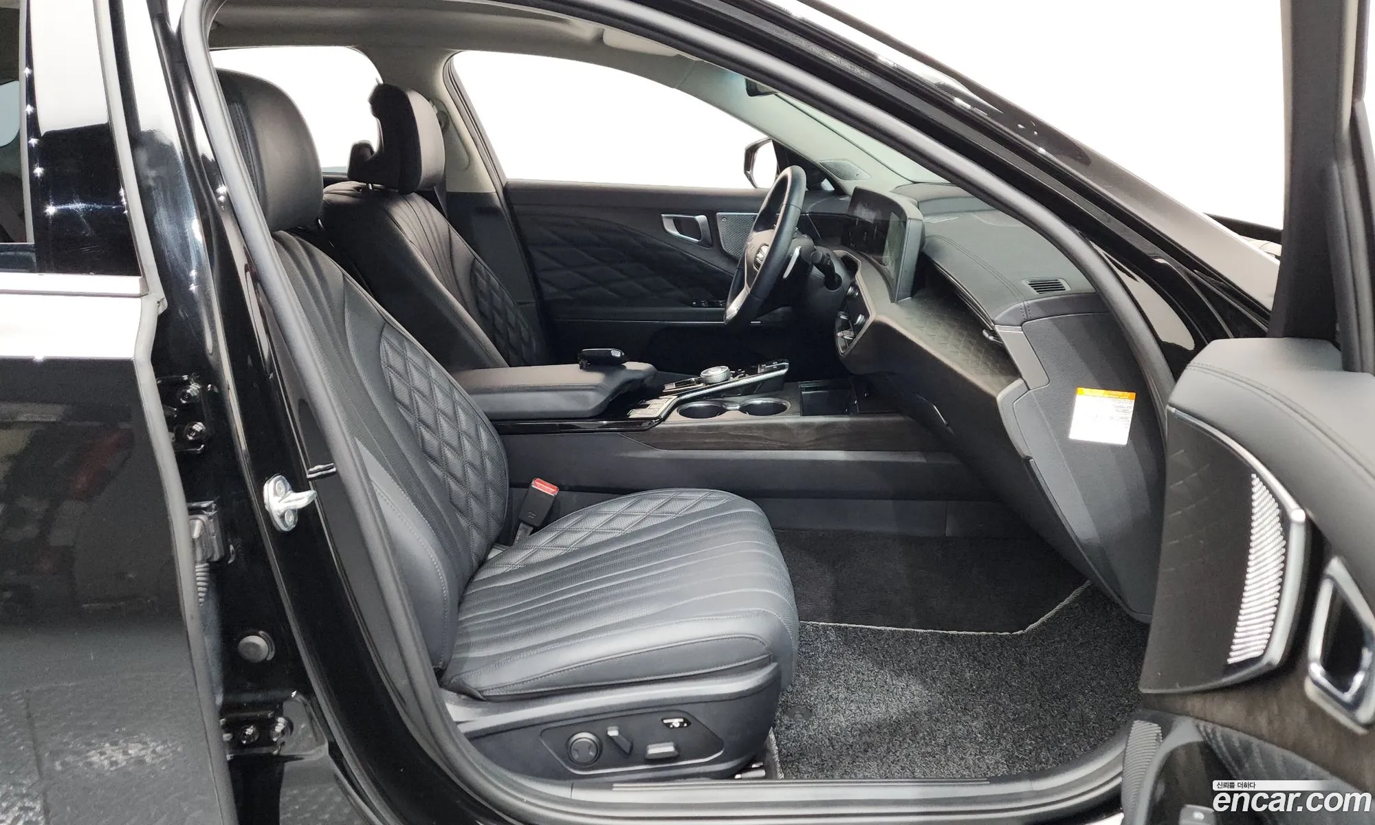 Kia K8 Hybrid 2022 — 17