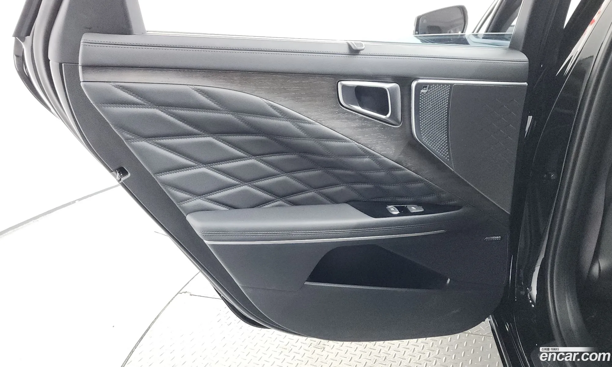 Kia K8 Hybrid 2022 — 27