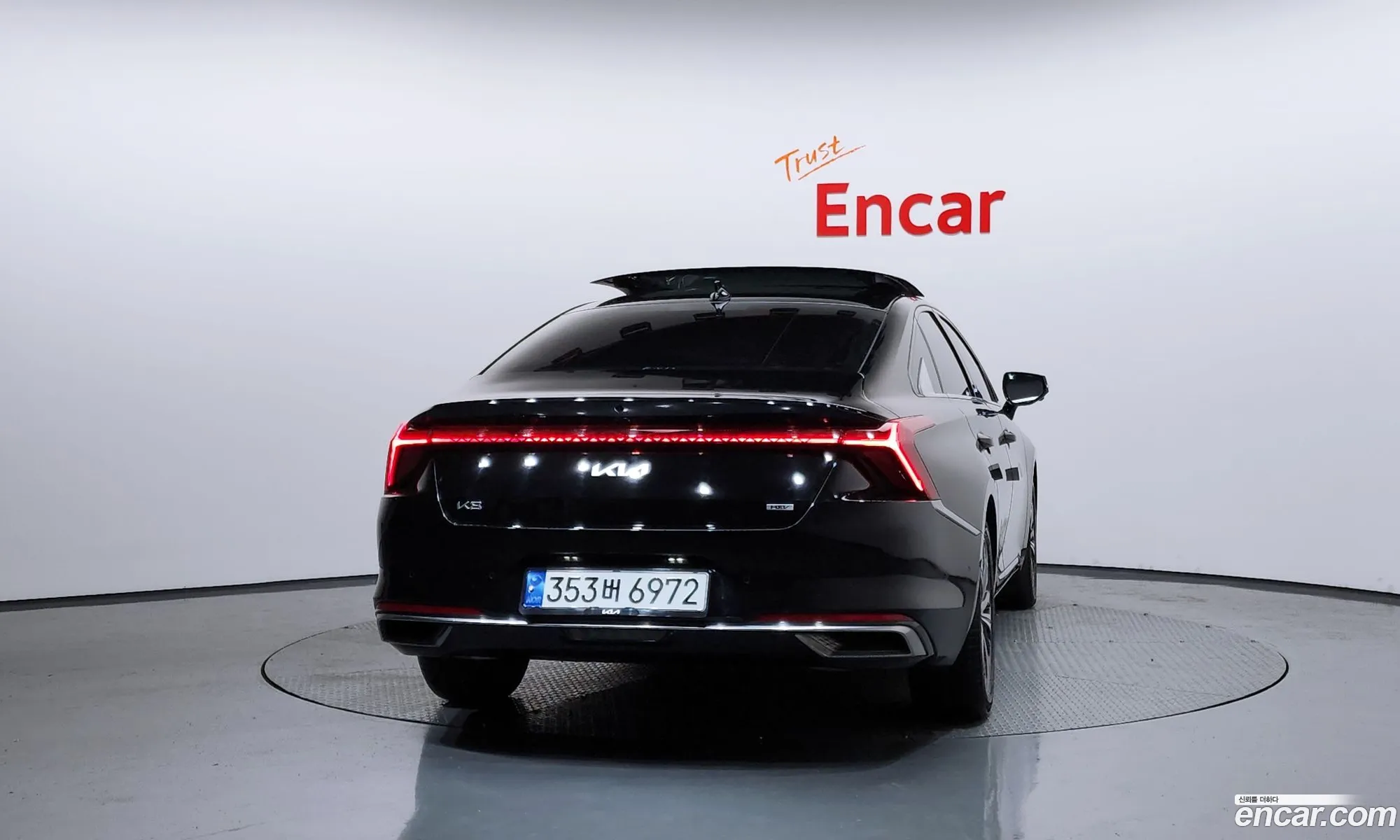 Kia K8 Hybrid 2022 — 40