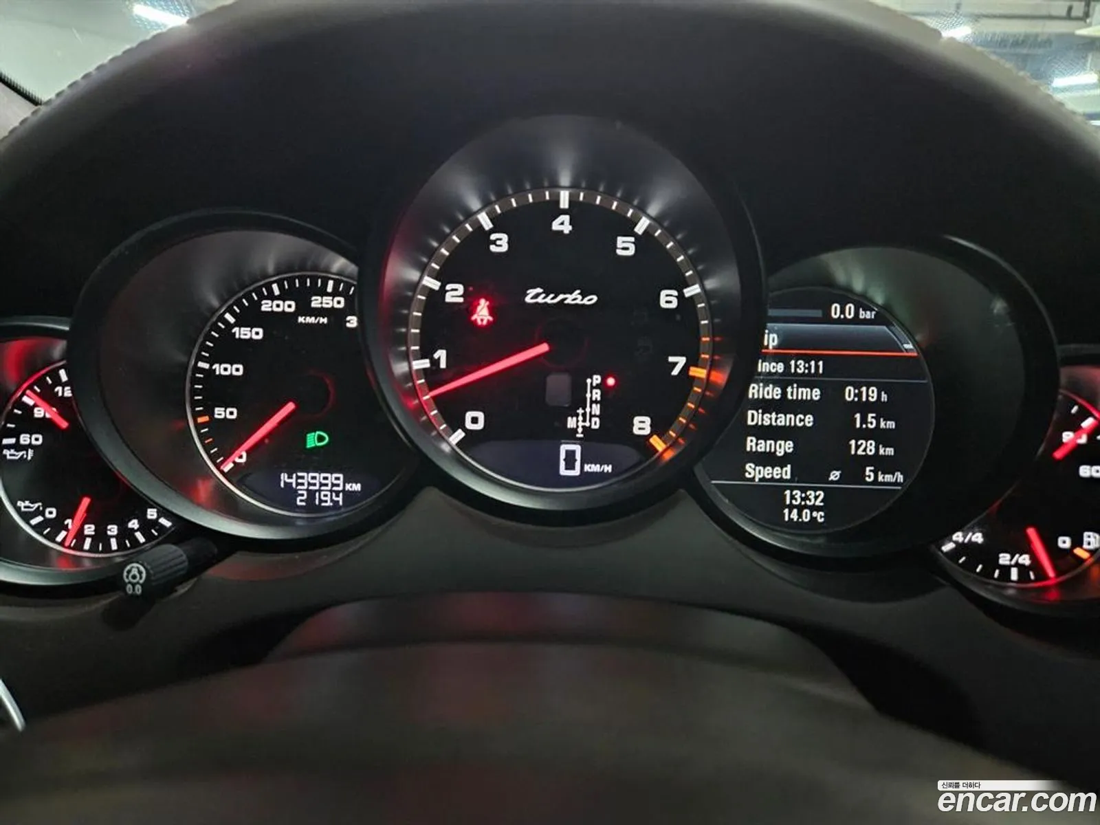 Porsche Cayenne 2011 — 12