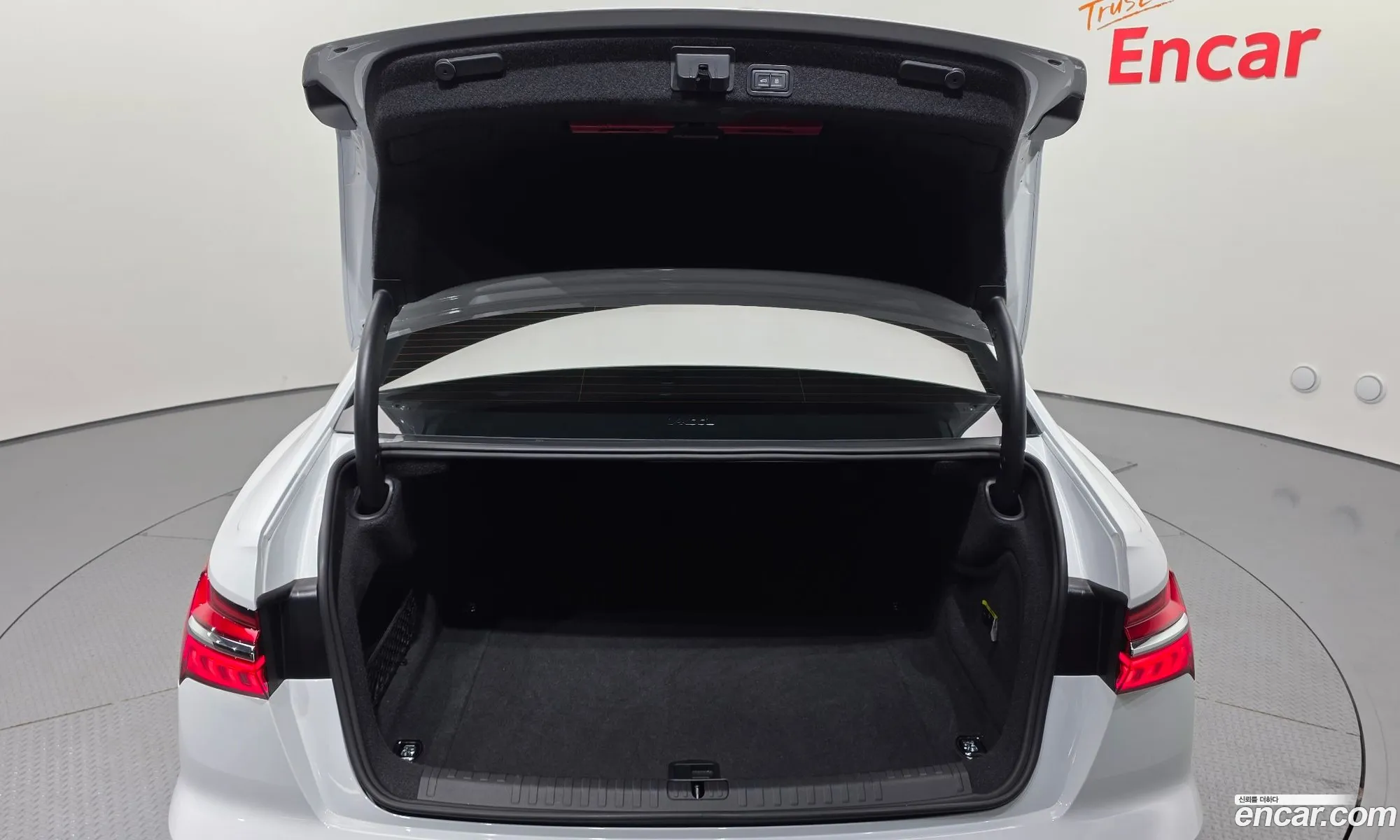 Audi A6 2020 WAUZZZF27LN071145 — 9