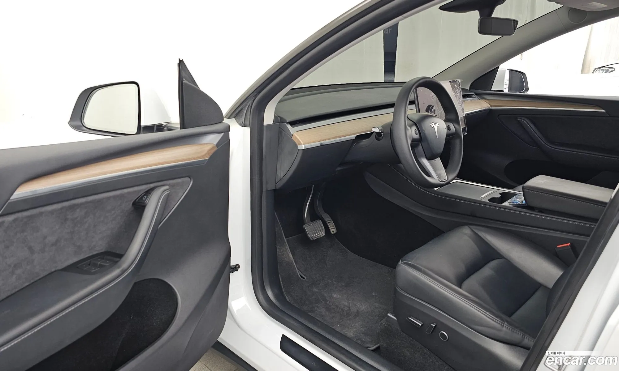 Tesla Model Y 2023 — 10