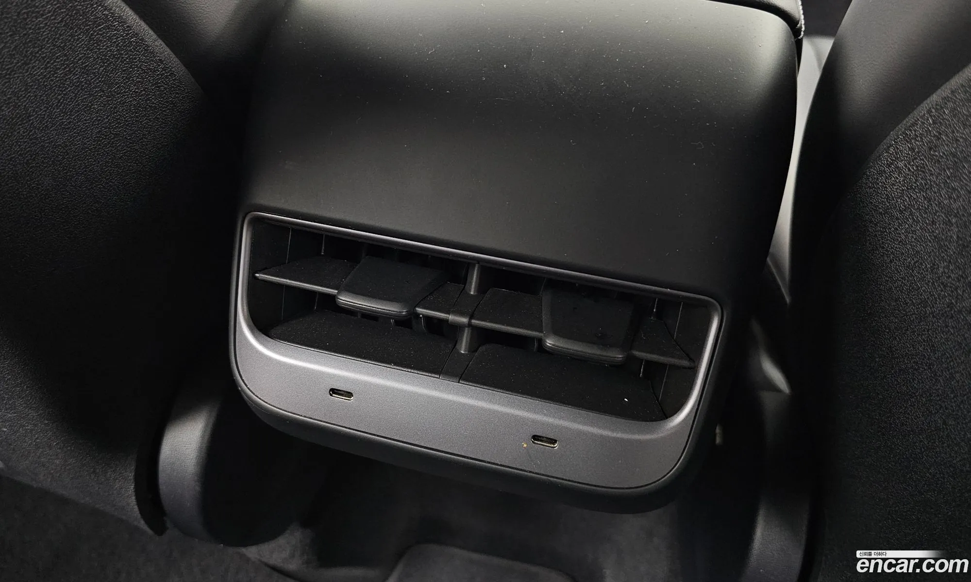 Tesla Model Y 2023 — 3
