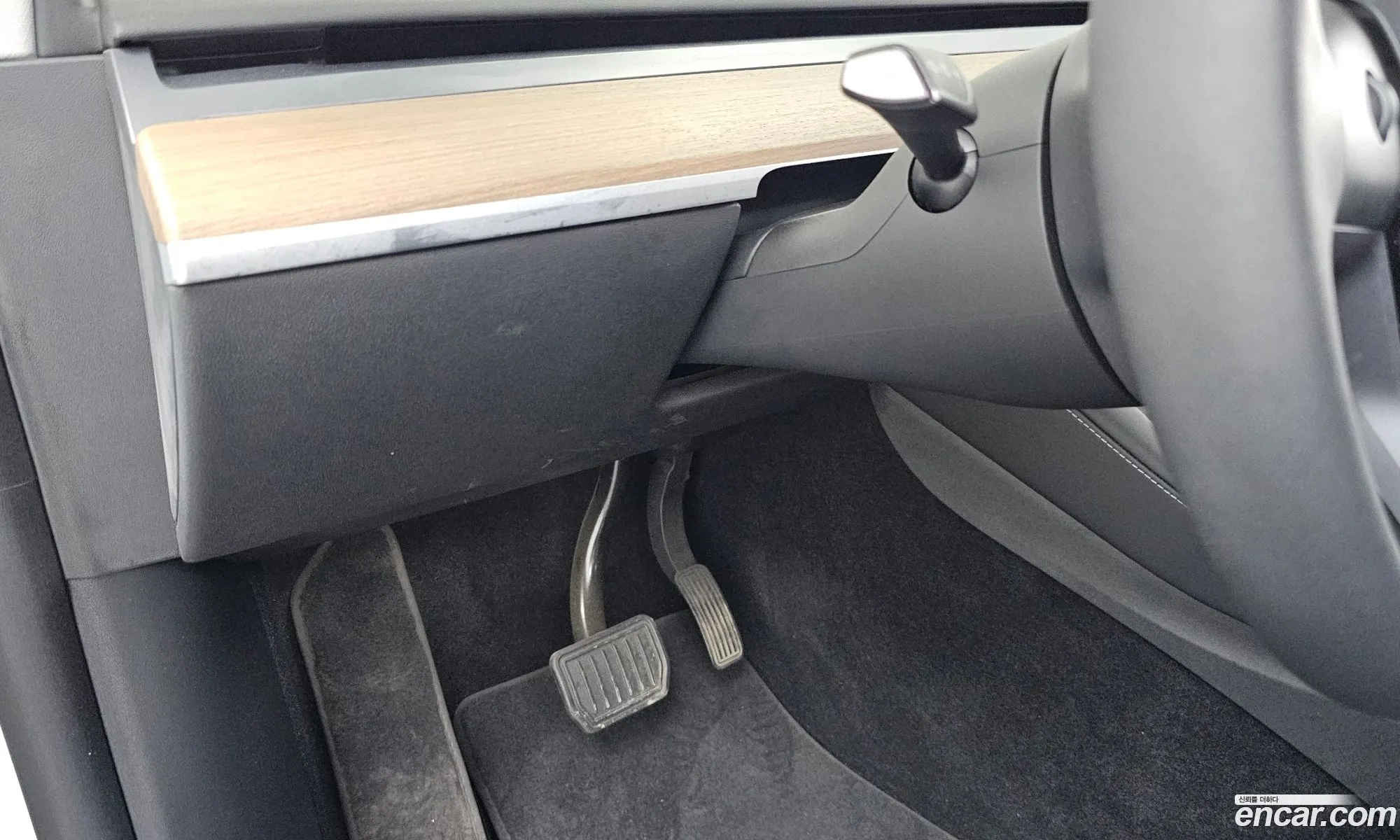 Tesla Model Y 2023 — 28