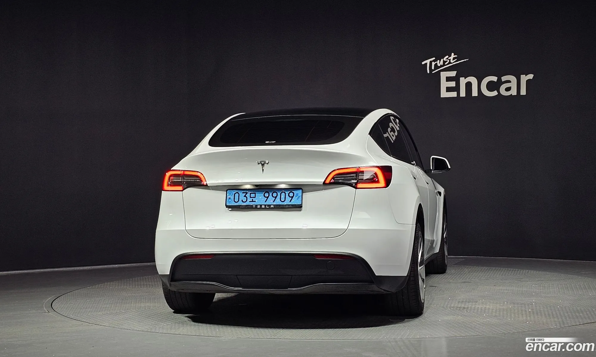 Tesla Model Y 2023 — 31