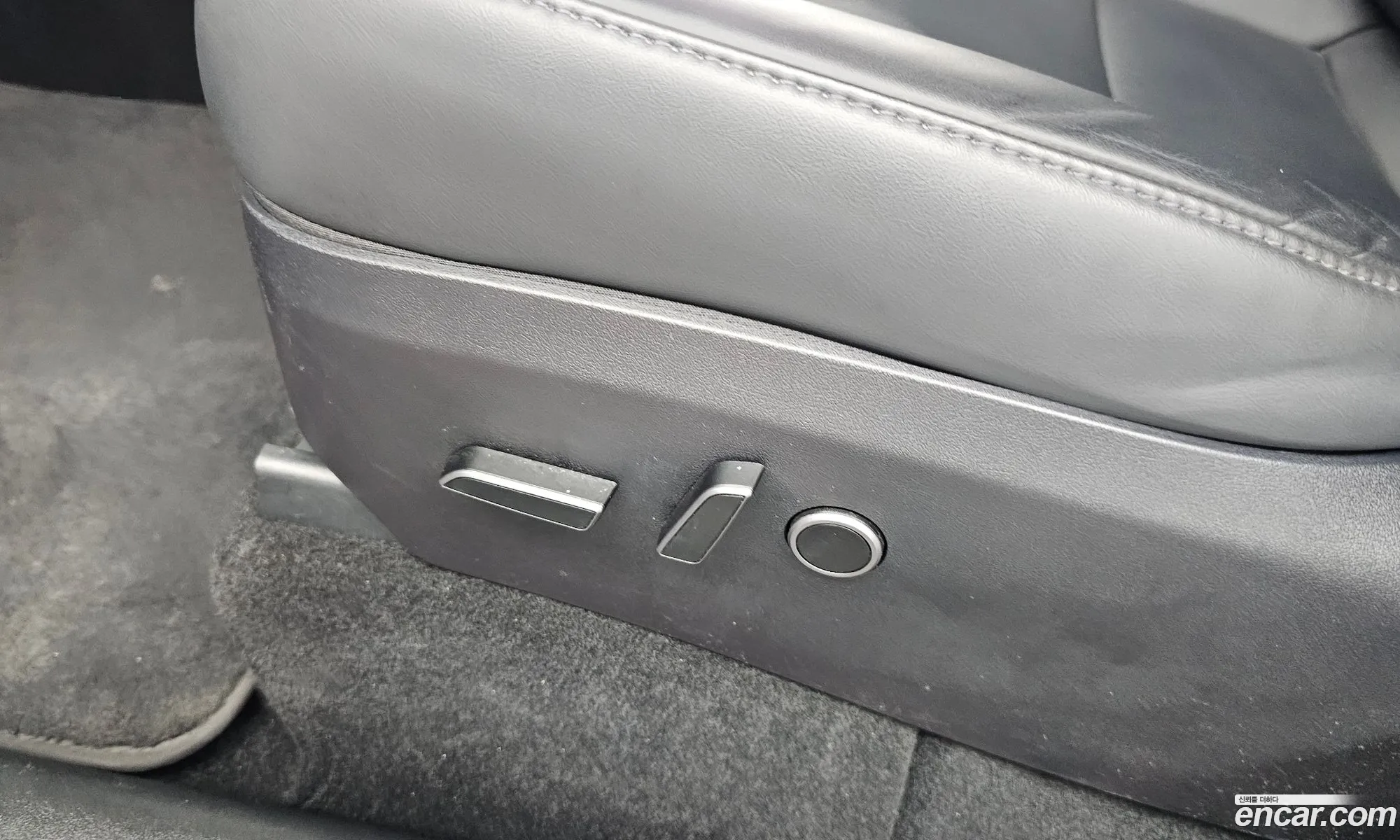 Tesla Model Y 2023 — 34