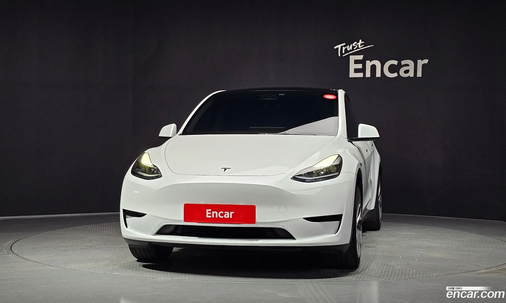Tesla Model Y 2023 — 19