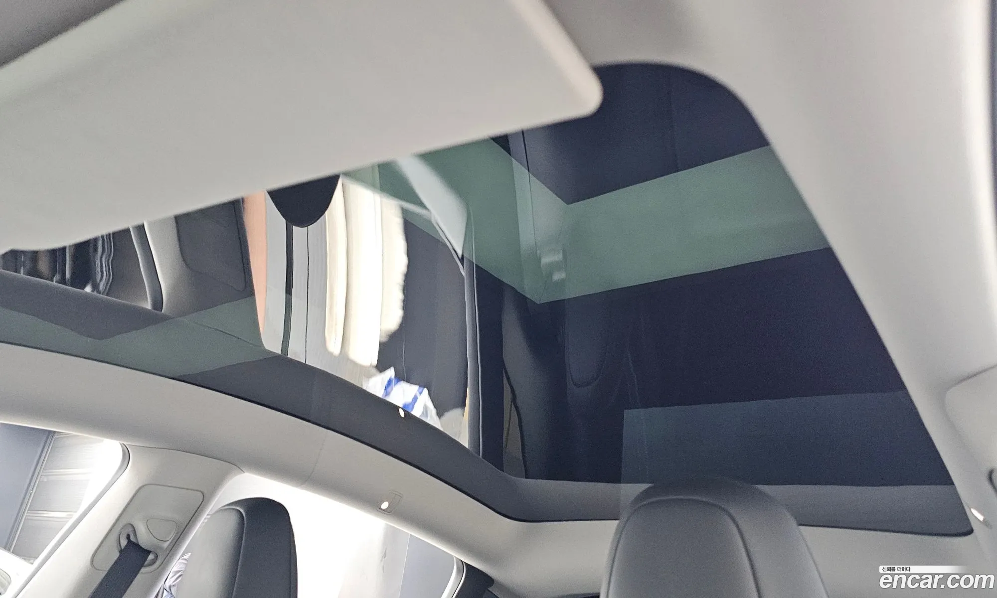 Tesla Model Y 2023 — 35