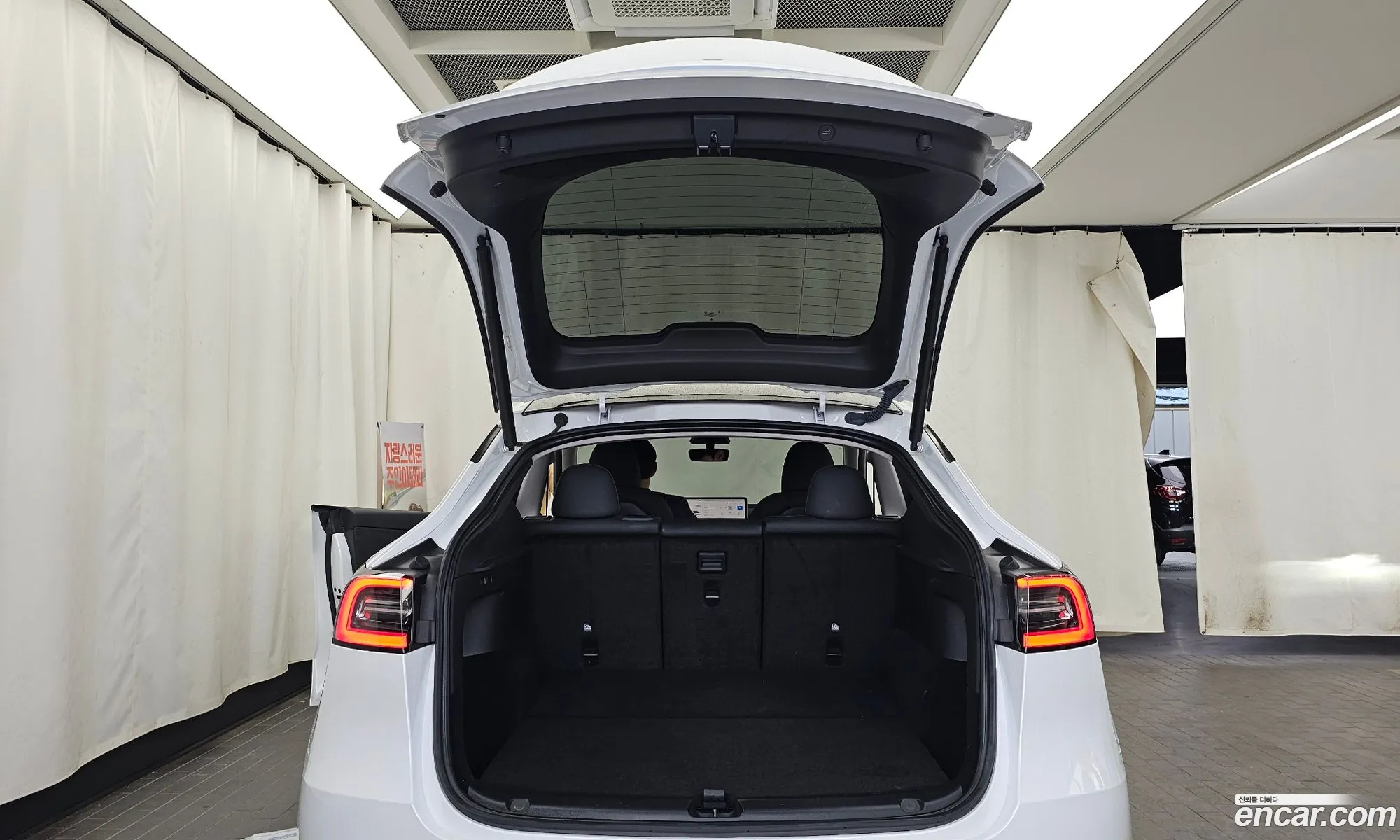 Tesla Model Y 2023 — 20