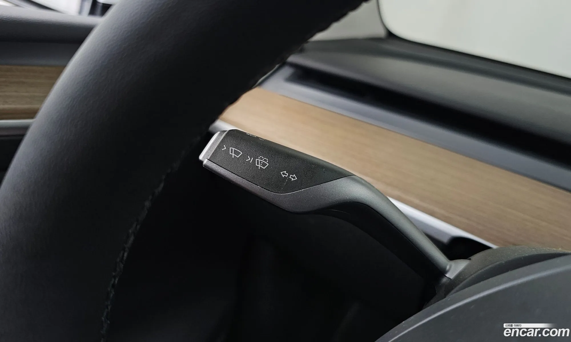 Tesla Model Y 2023 — 9