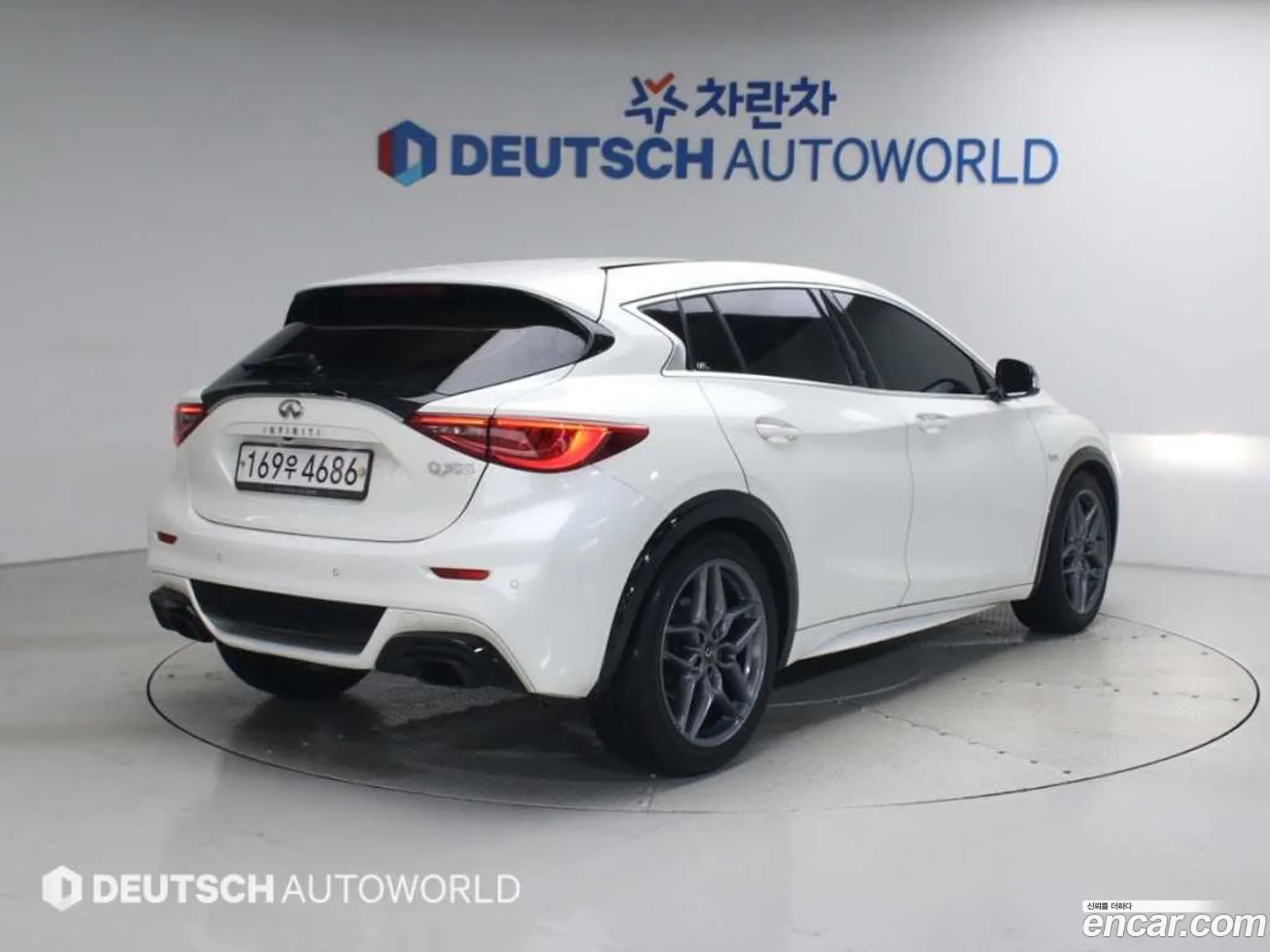 Infiniti Q30 2017 — 13