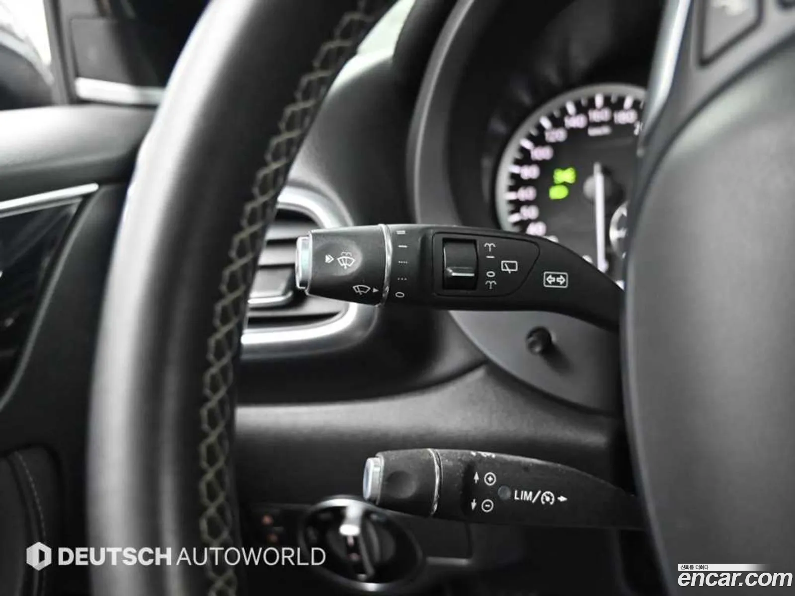 Infiniti Q30 2017 — 20