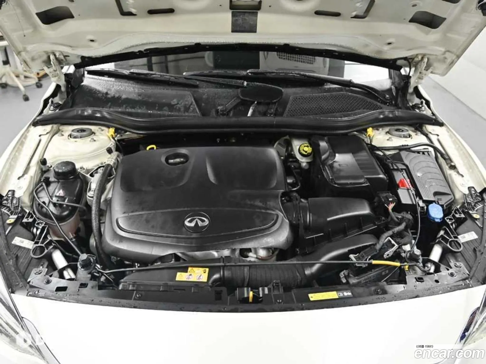 Infiniti Q30 2017 — 11