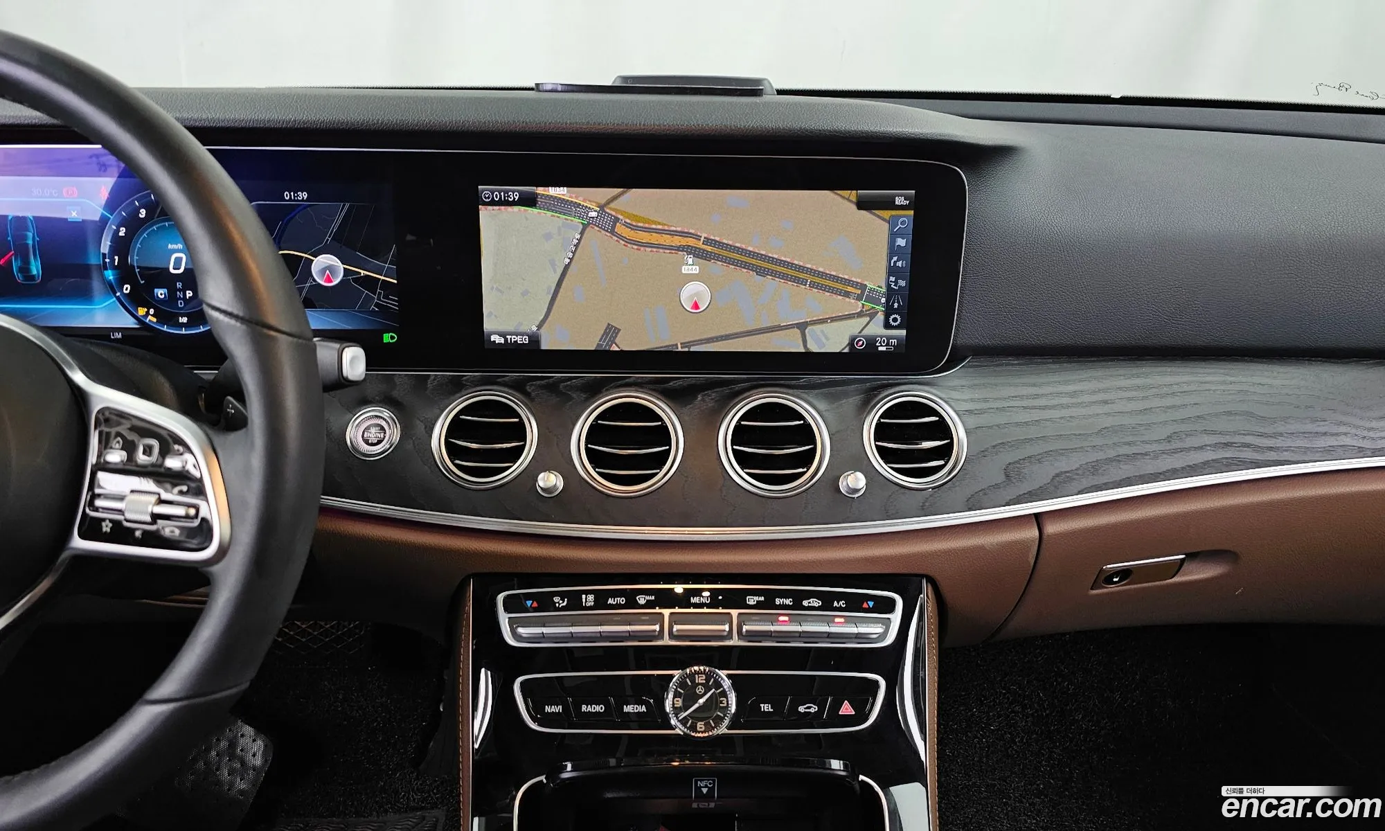 Mercedes-Benz E-Class W213 2019 WDDZF4KB5KA627291 — 18