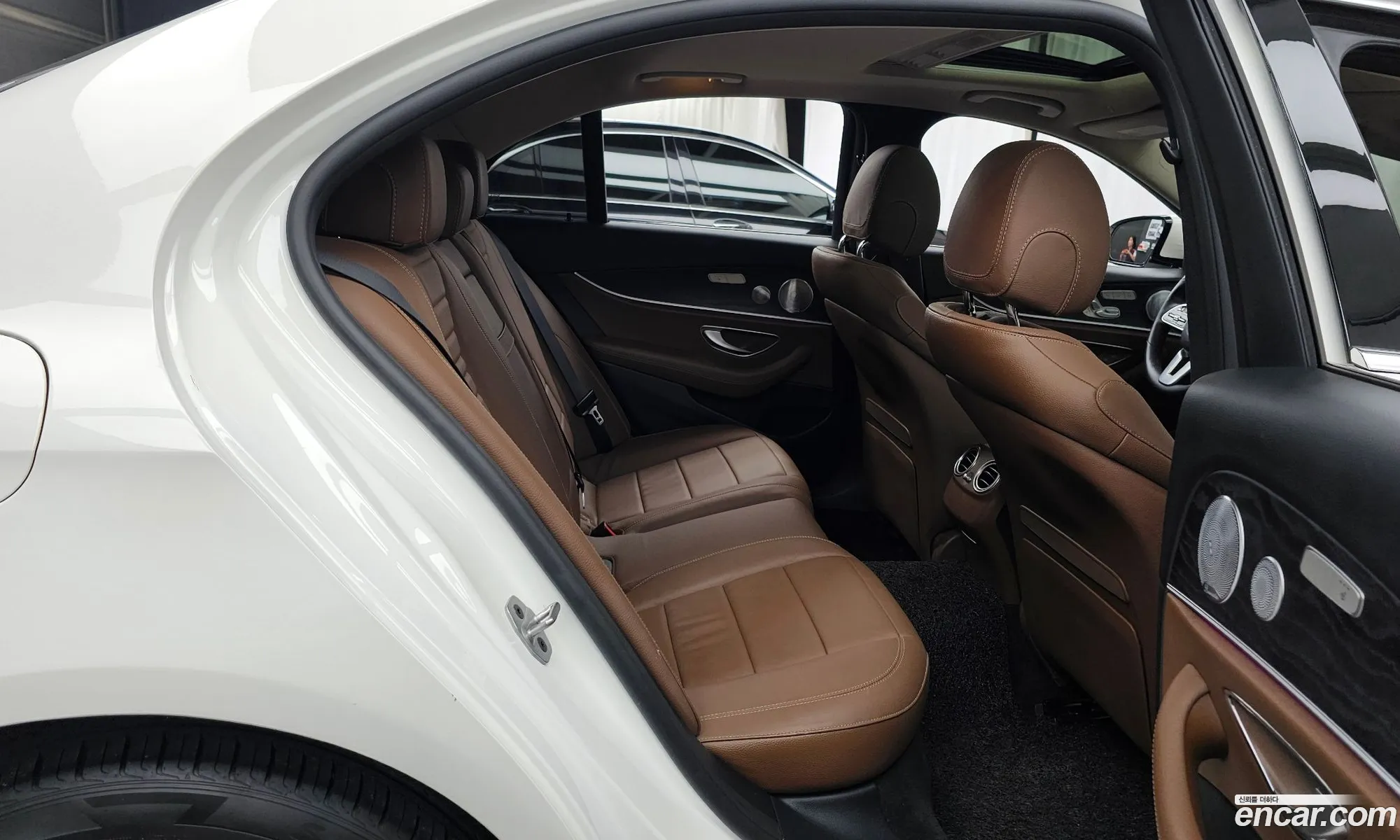 Mercedes-Benz E-Class W213 2019 WDDZF4KB5KA627291 — 21