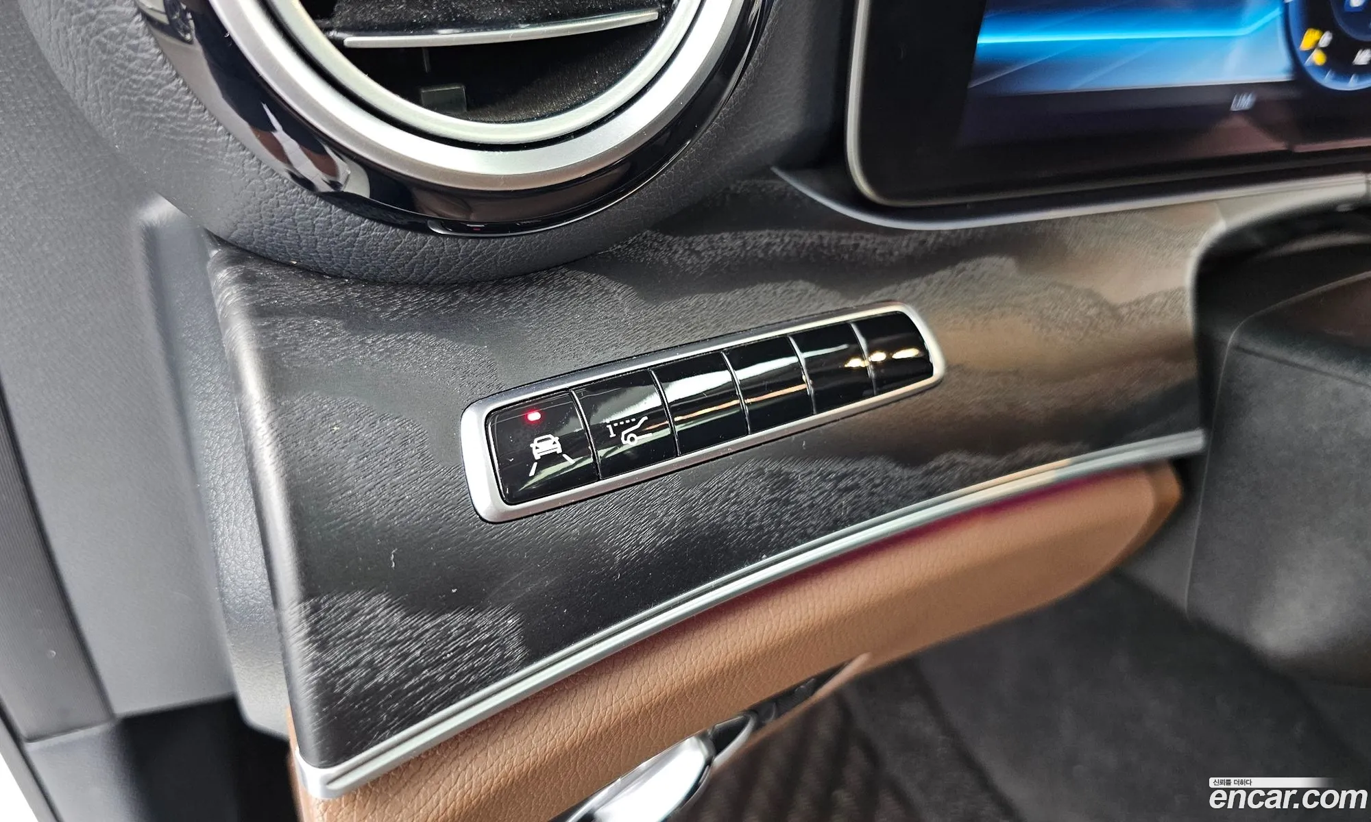 Mercedes-Benz E-Class W213 2019 WDDZF4KB5KA627291 — 26