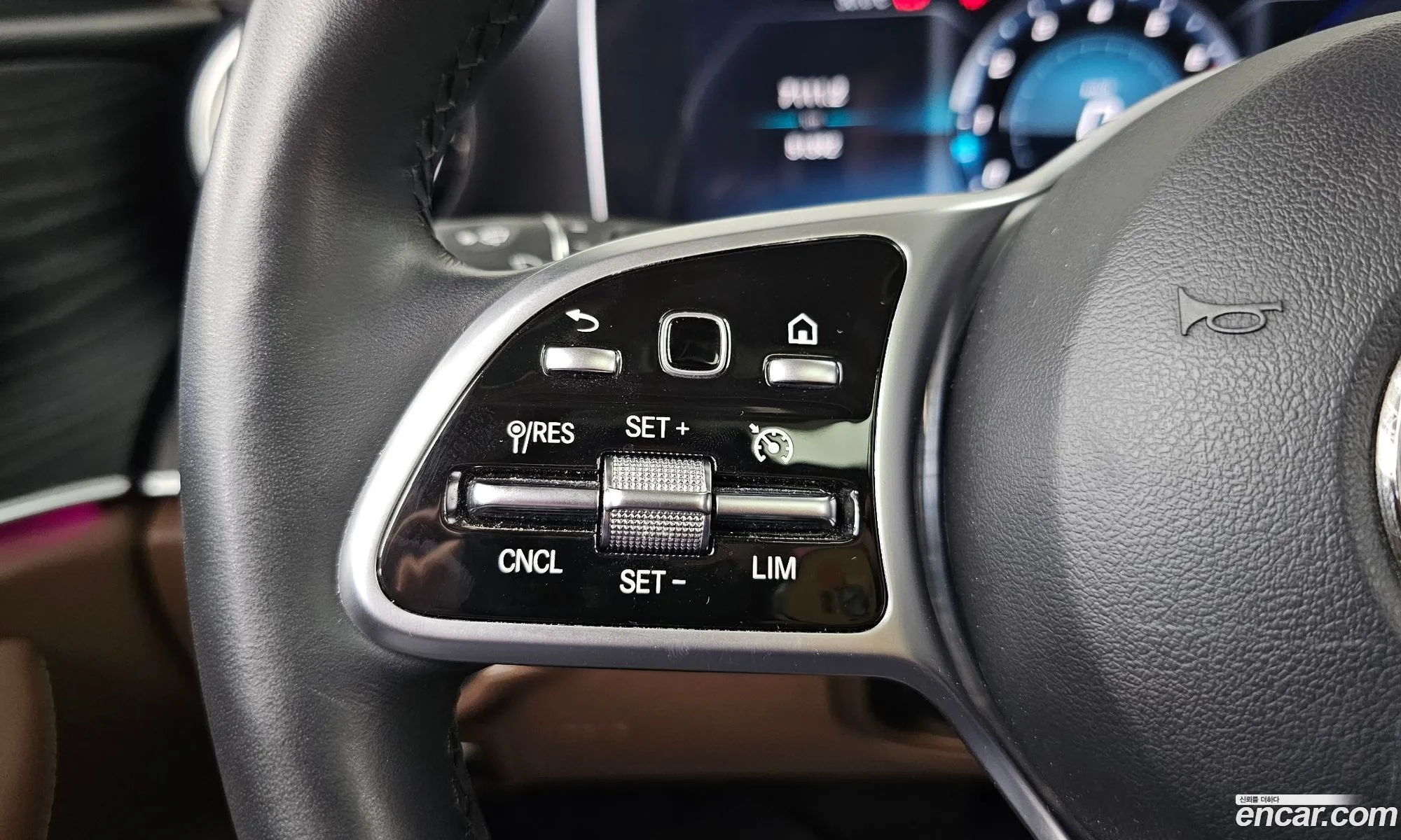 Mercedes-Benz E-Class W213 2019 WDDZF4KB5KA627291 — 6