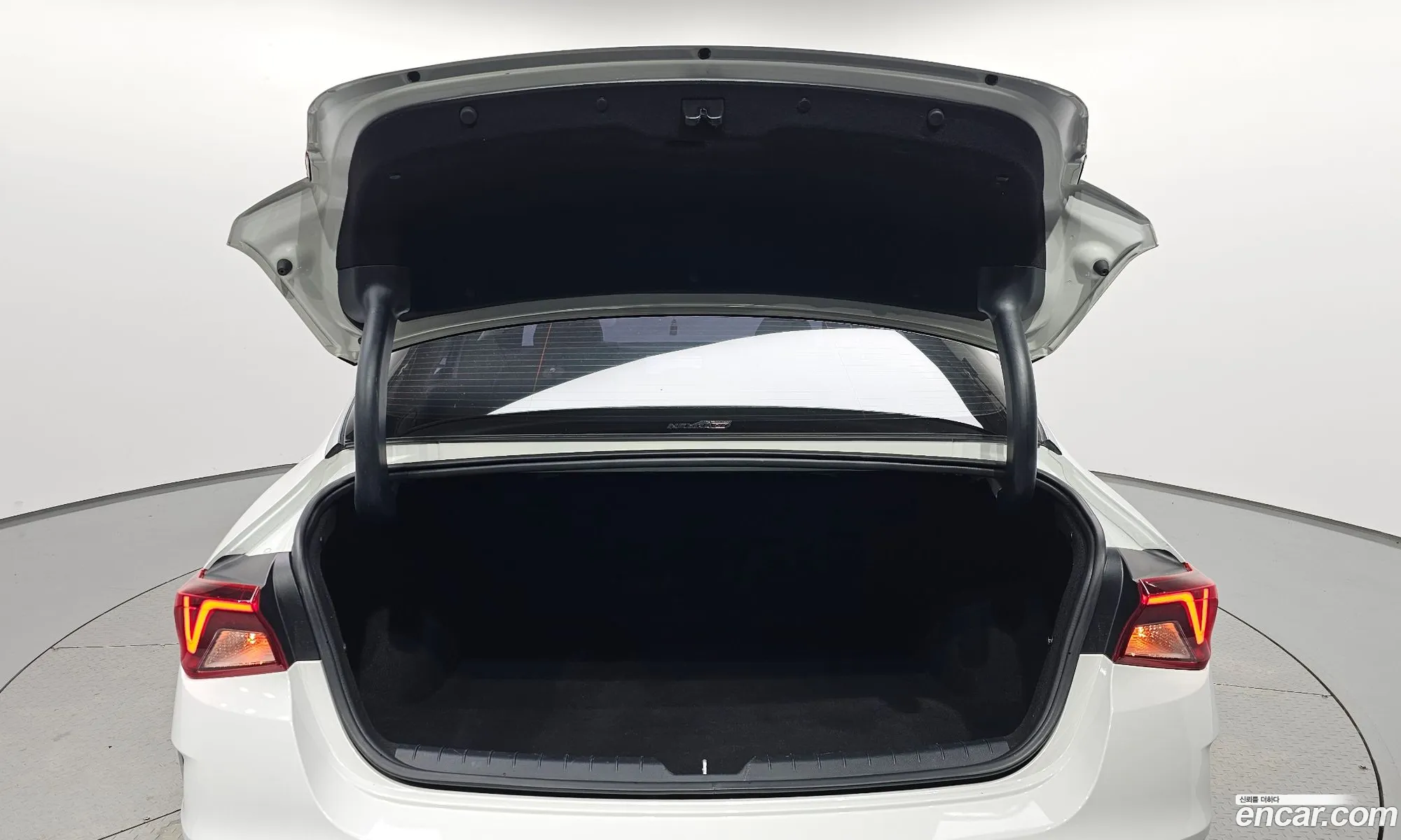 Kia K5 2021 KNAG6412BMA140759 — 31