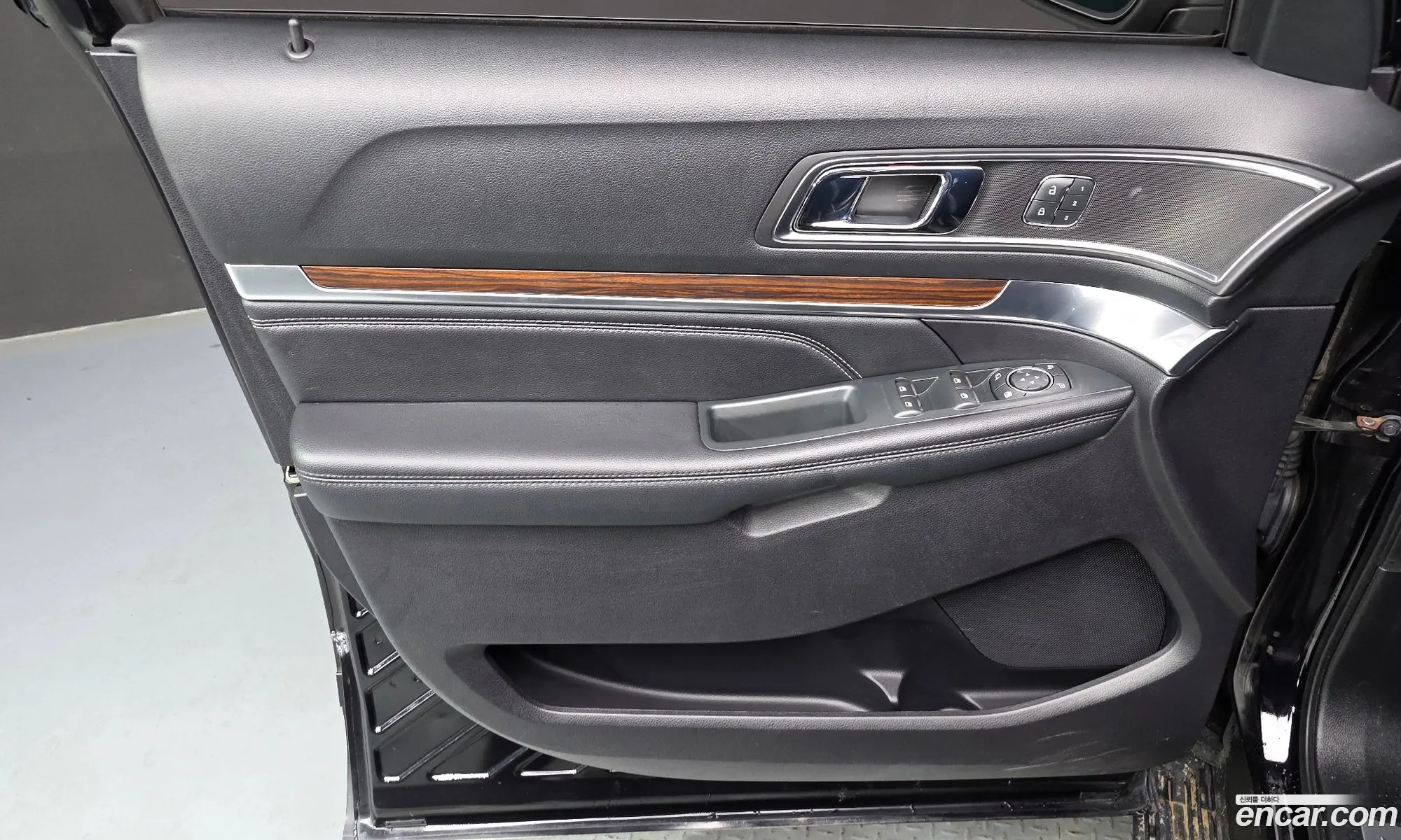 Ford Explorer 2019 1FM5K8FH6KGA56008 — 24