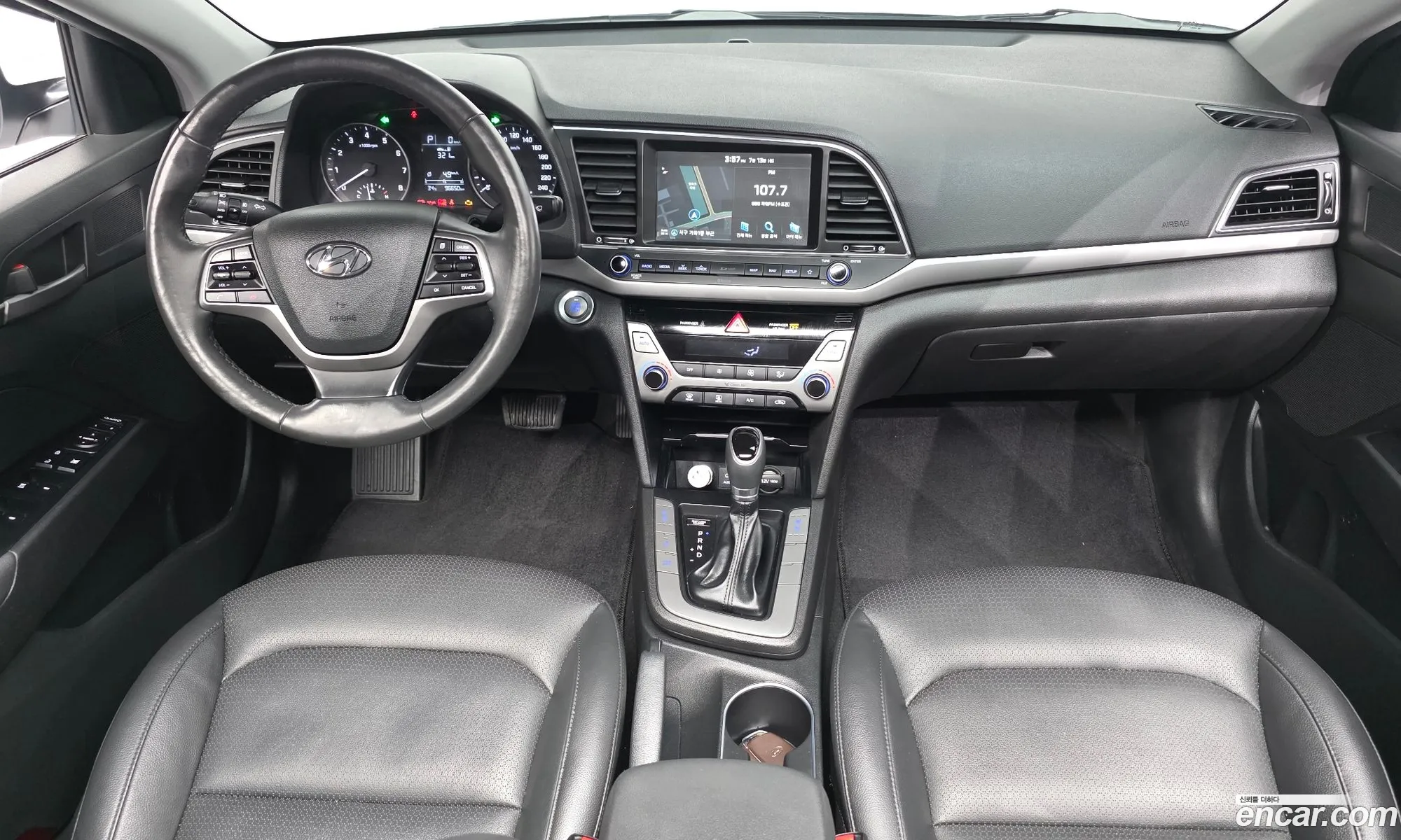 Hyundai Elantra AD 2017 — 3