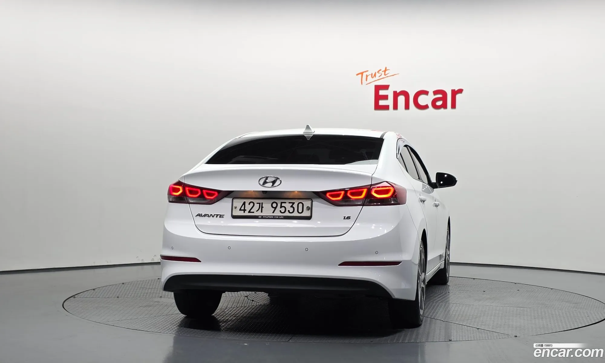 Hyundai Elantra AD 2017 — 4
