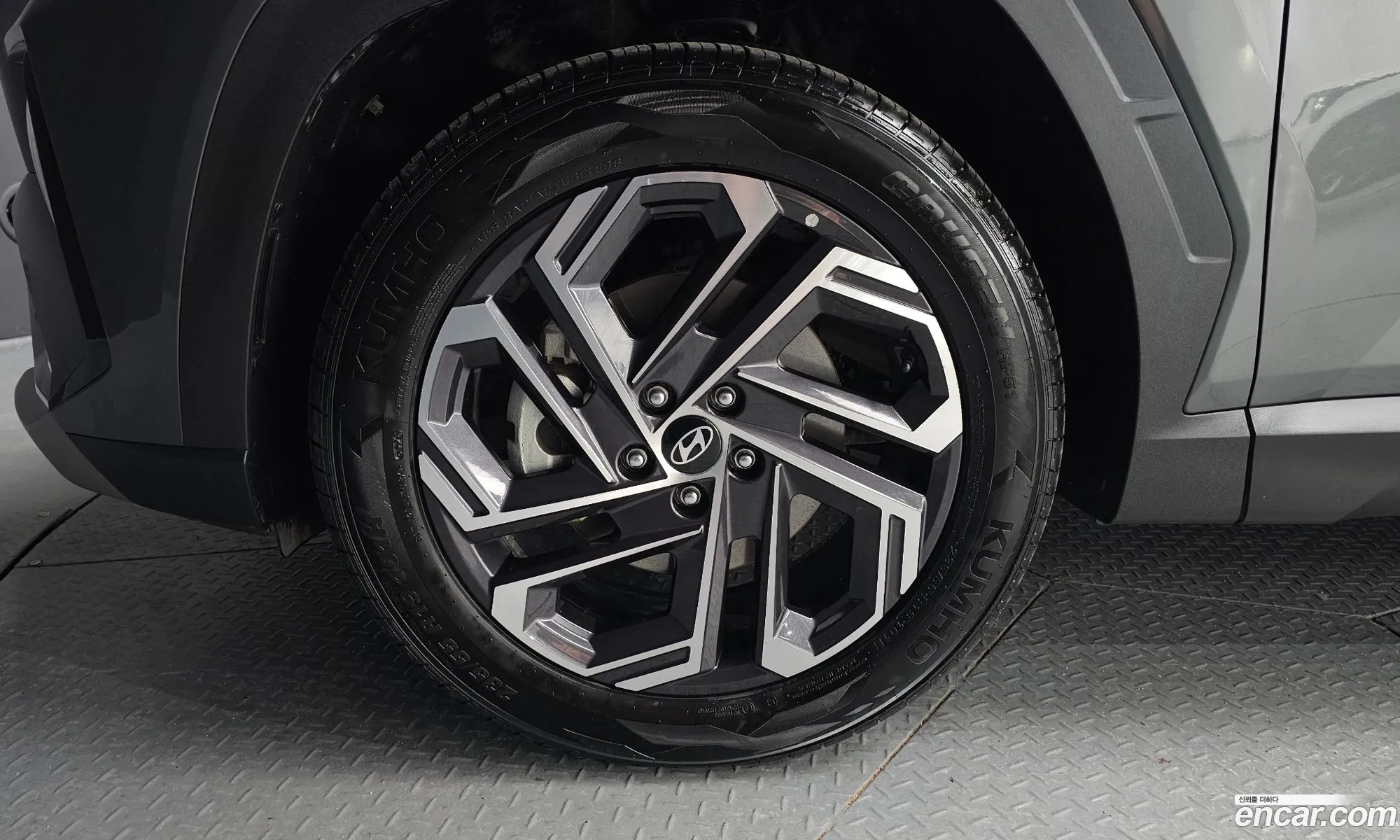Hyundai Tucson Hybrid 2024 — 10