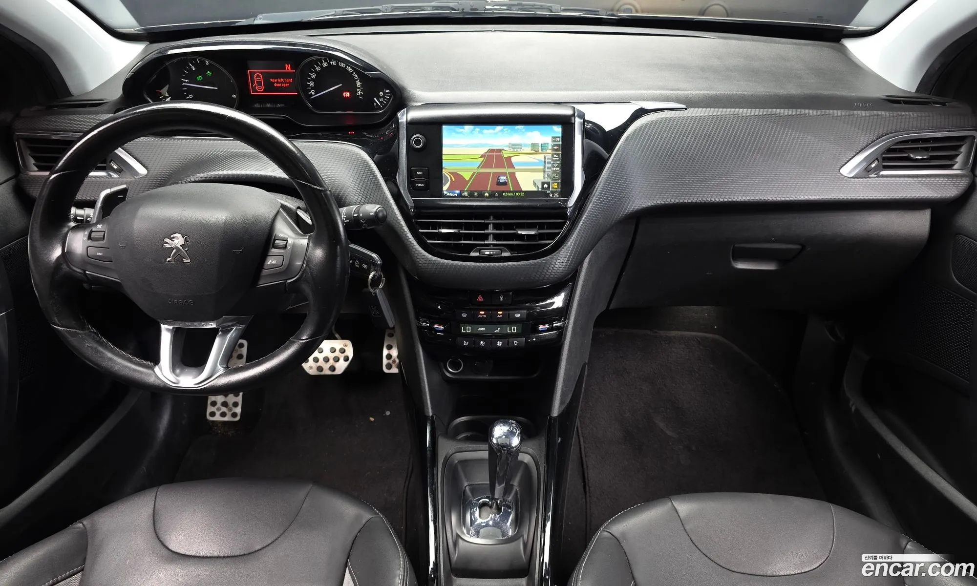 Peugeot 2008 2017 VF3CUBHYMHY000970 — 16