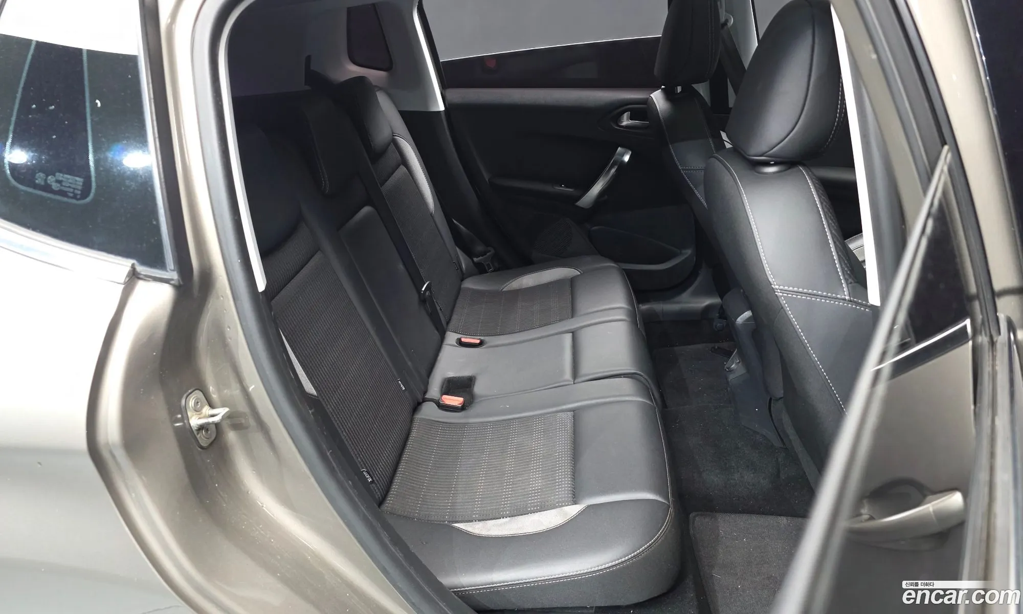 Peugeot 2008 2017 VF3CUBHYMHY000970 — 15