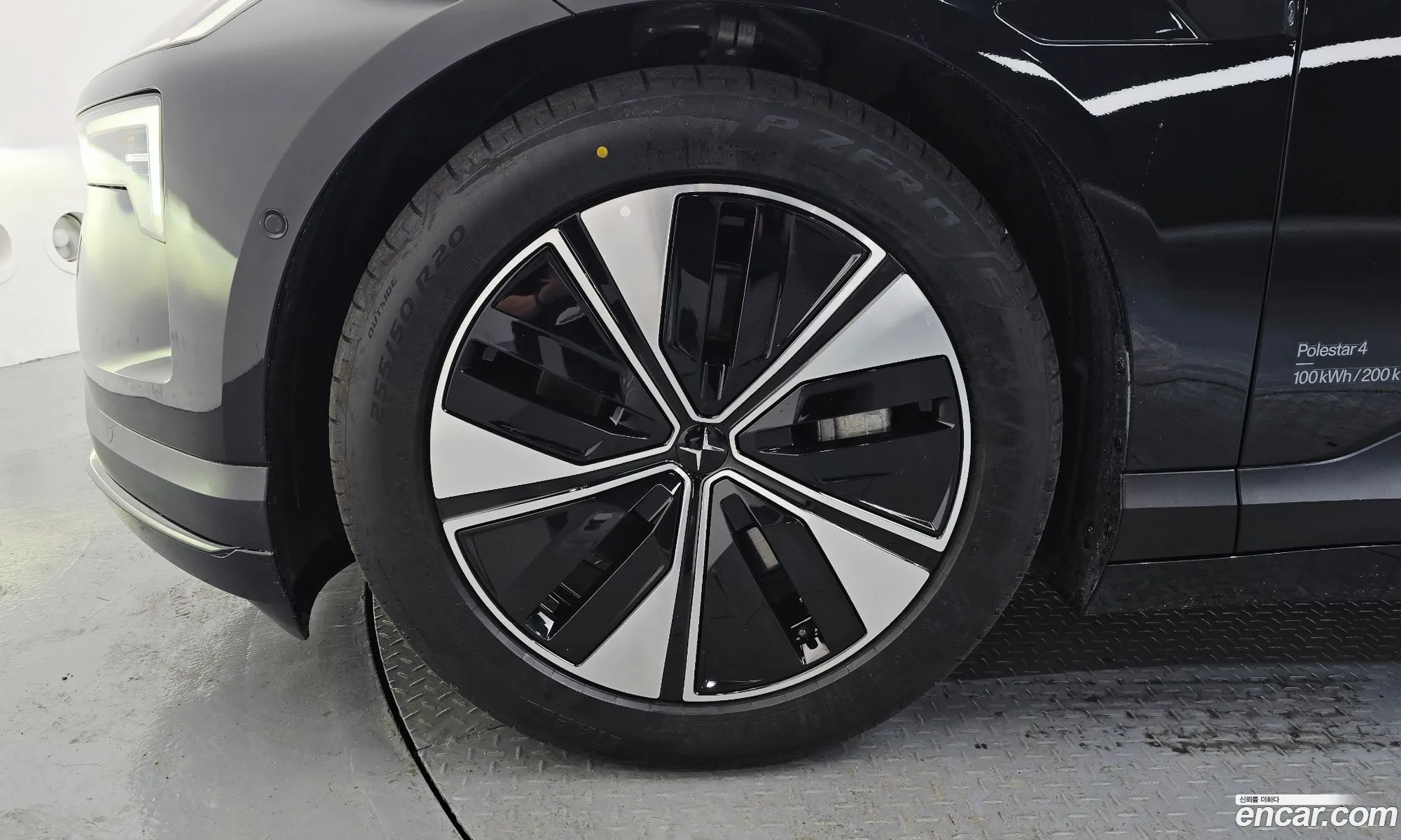 Polestar Polestar 4 2025 — 2