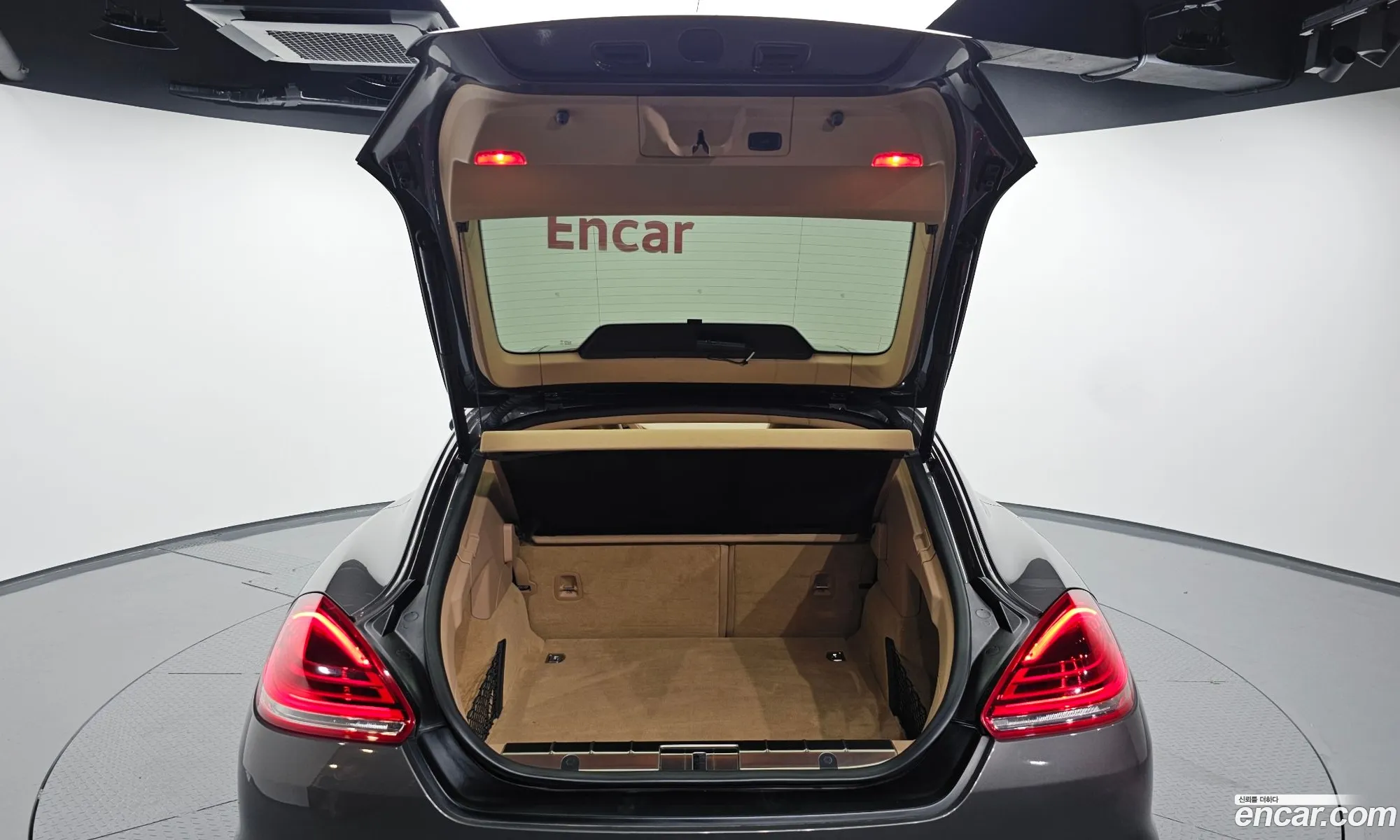 Porsche Panamera 2016 WP0AA297XGL000755 — 2