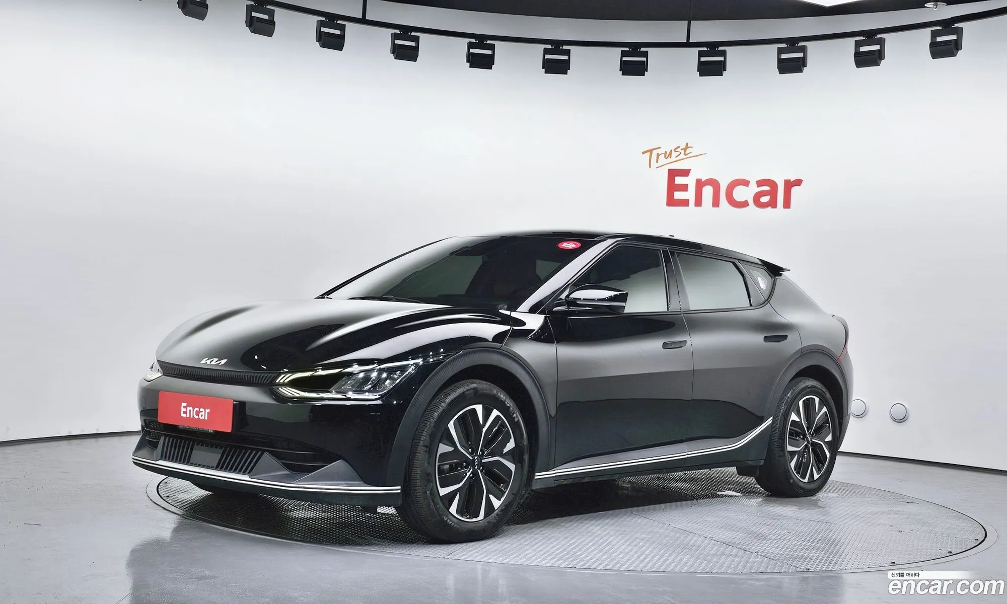 Kia EV6 2023 KNAC281AFPA174758 — 2