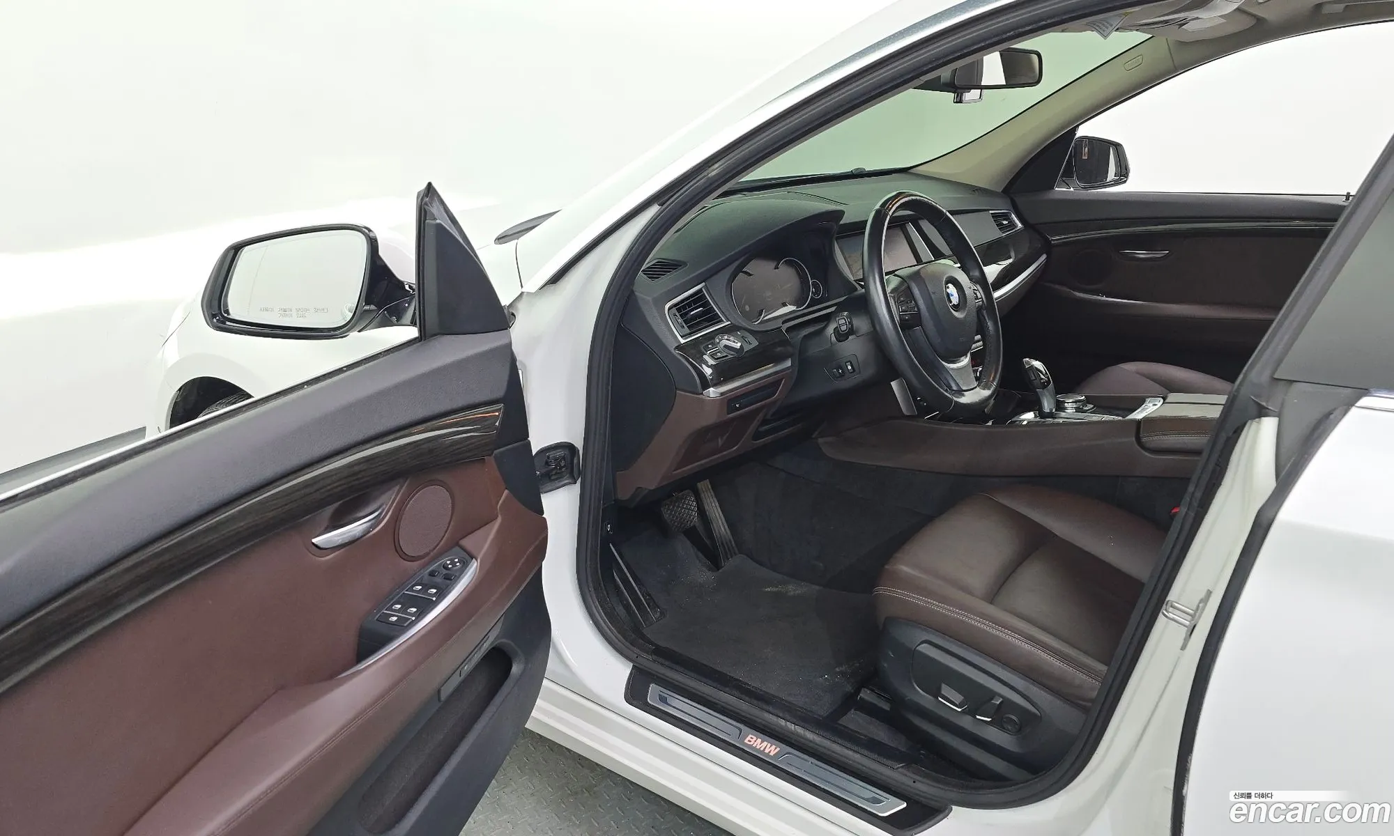 BMW 5 Series GT 2016 WBA5N2102GG267205 — 19