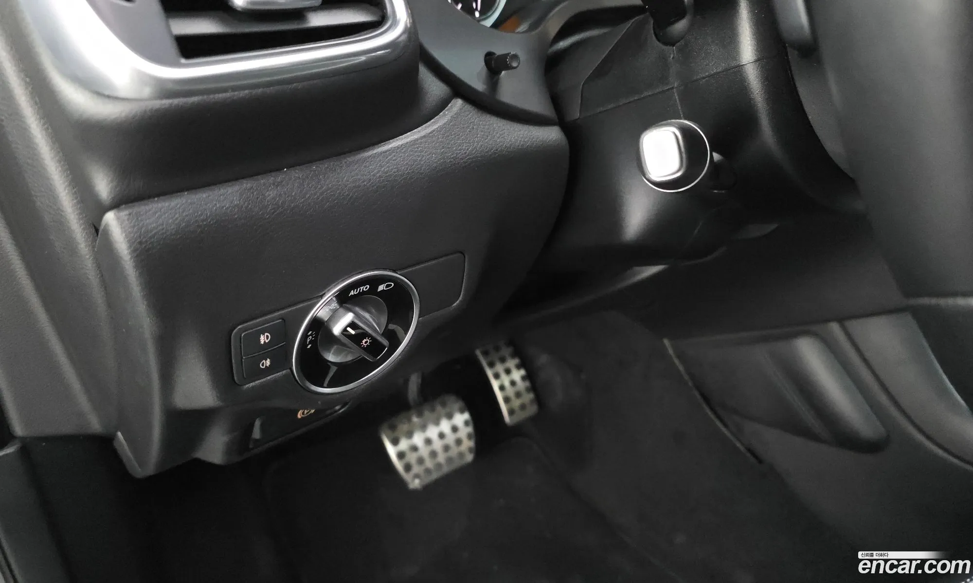 Infiniti Q30