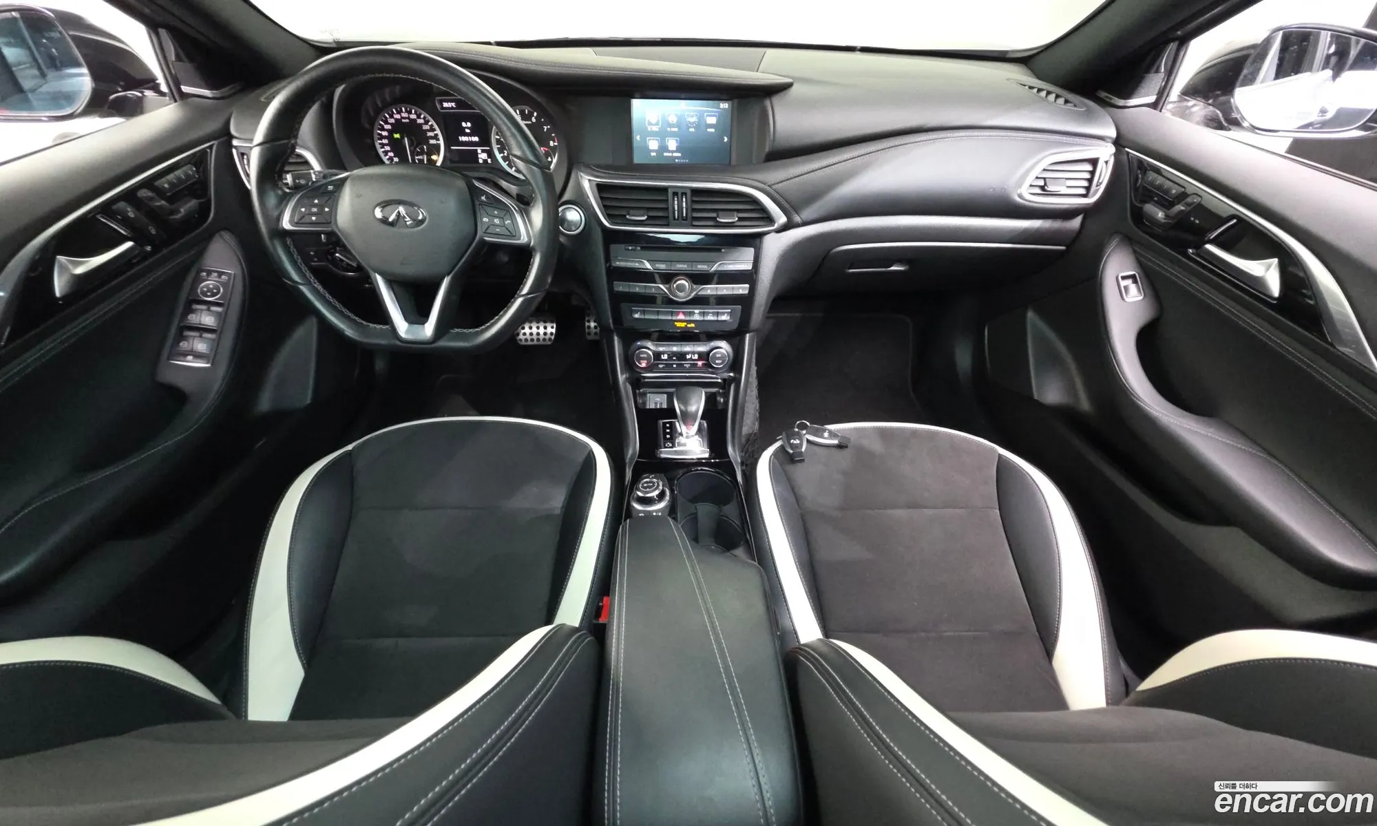 Infiniti Q30 2017 SJKCH53E7HA051637 — 27