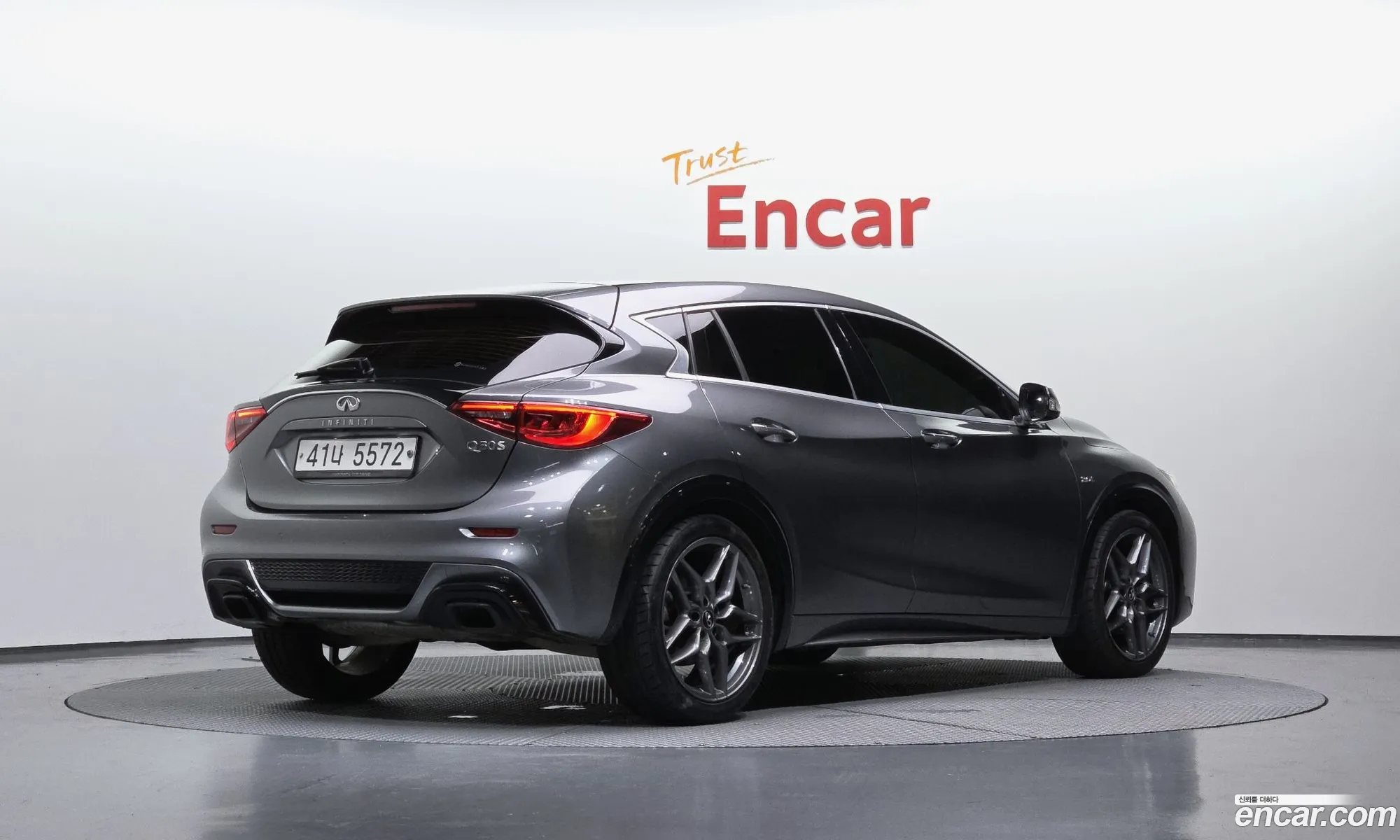 Infiniti Q30