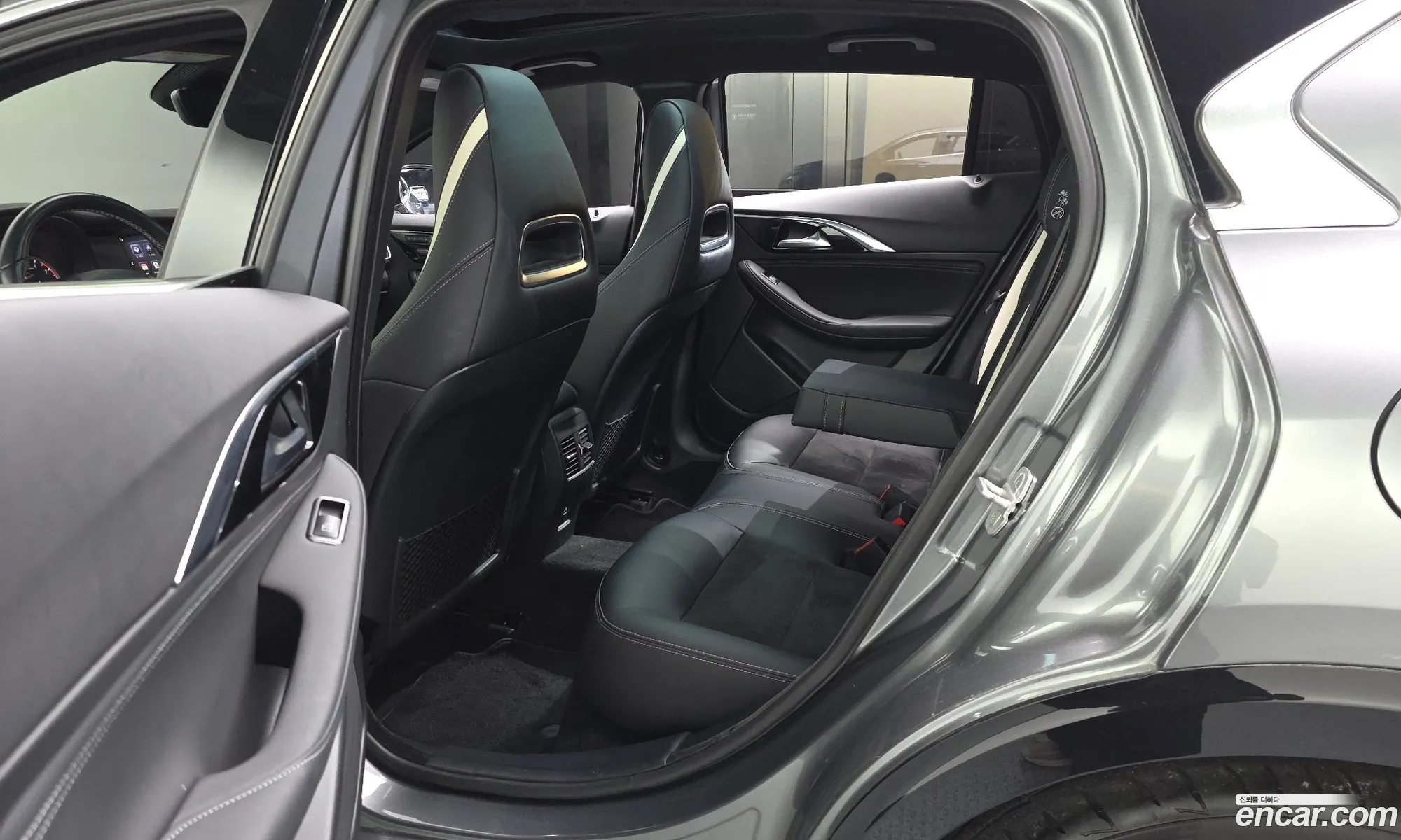 Infiniti Q30 2017 SJKCH53E7HA051637 — 6