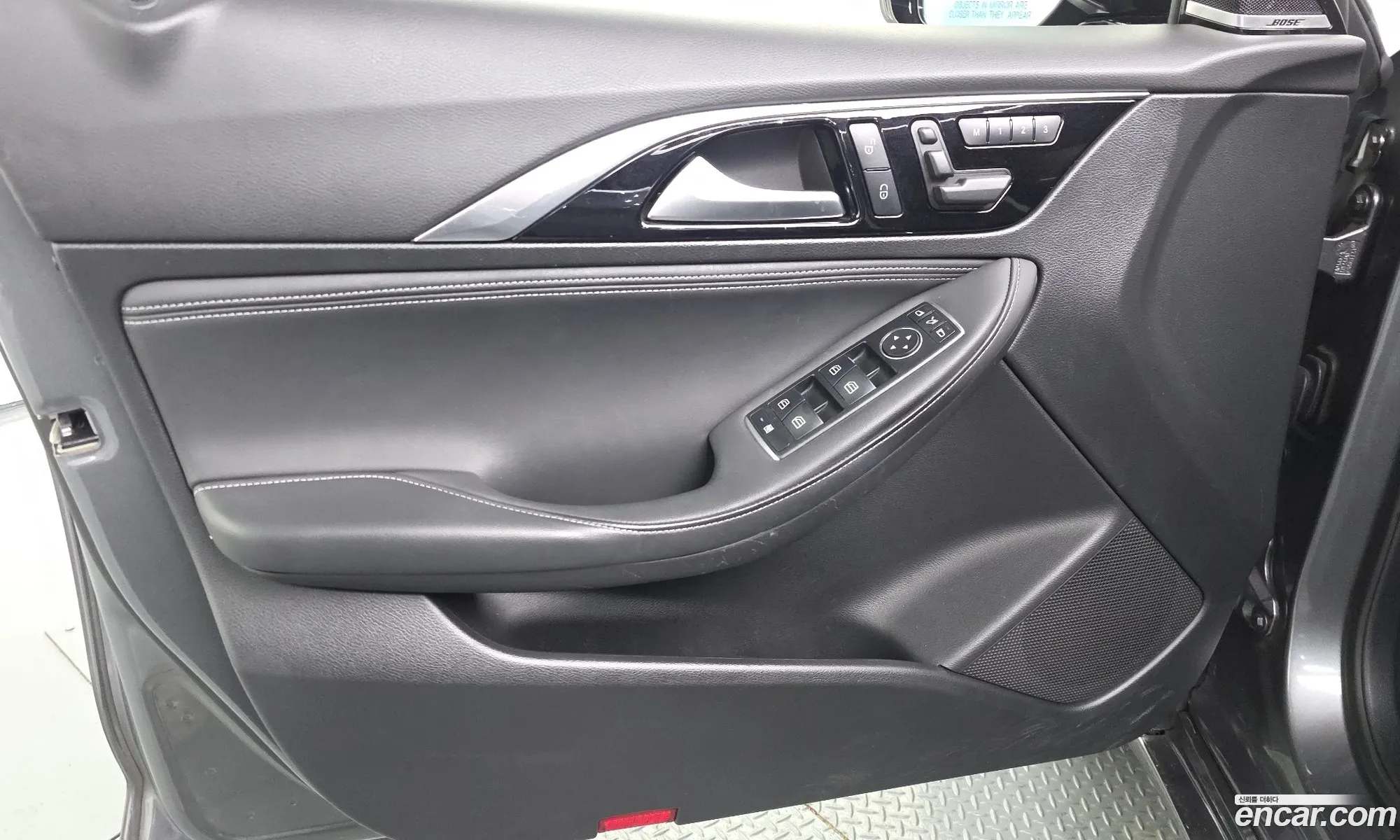 Infiniti Q30 2017 SJKCH53E7HA051637 — 23