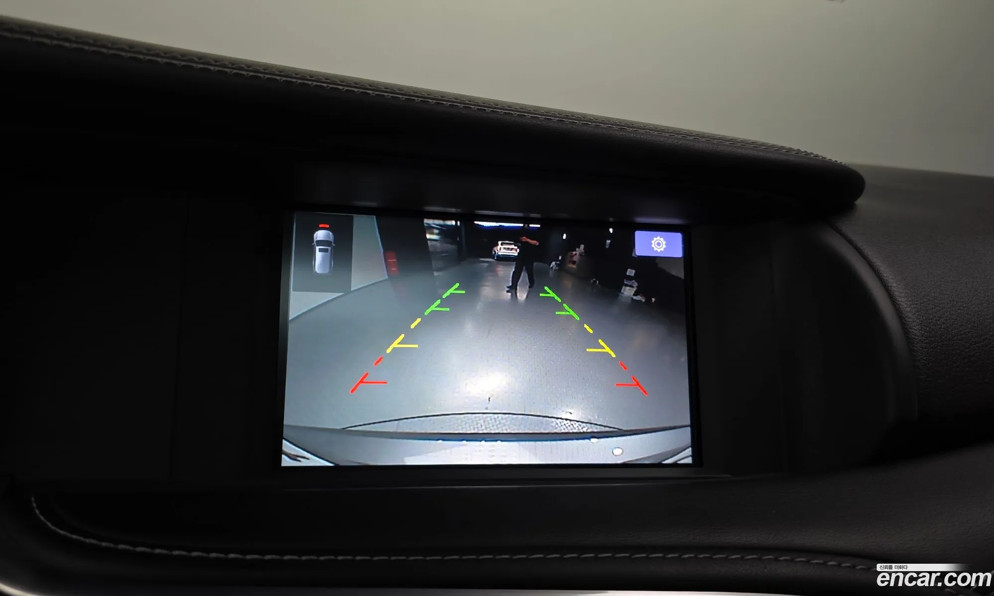 Infiniti Q30 2017 SJKCH53E7HA051637 — 30