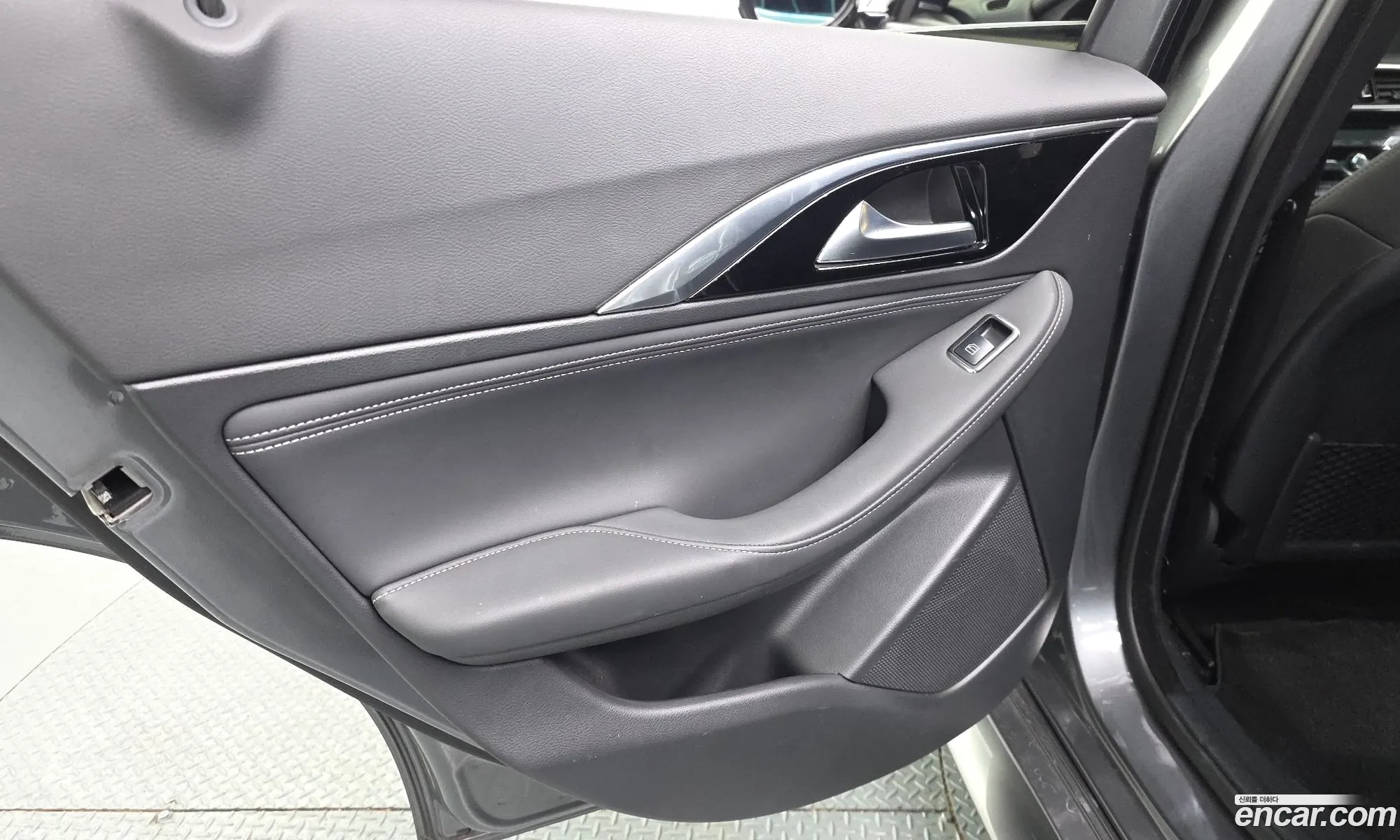 Infiniti Q30 2017 SJKCH53E7HA051637 — 21