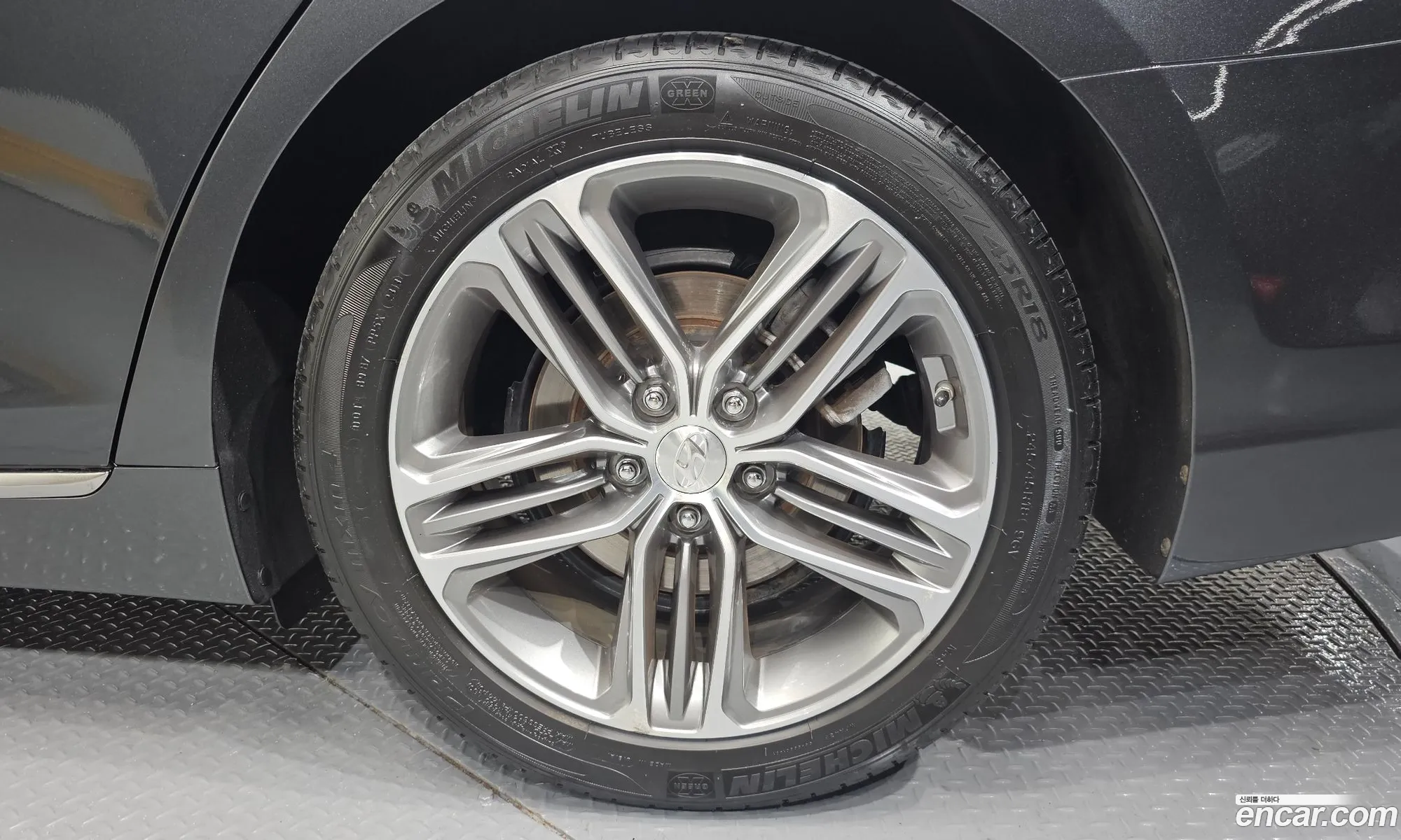 Hyundai Grandeur IG 2019 — 28