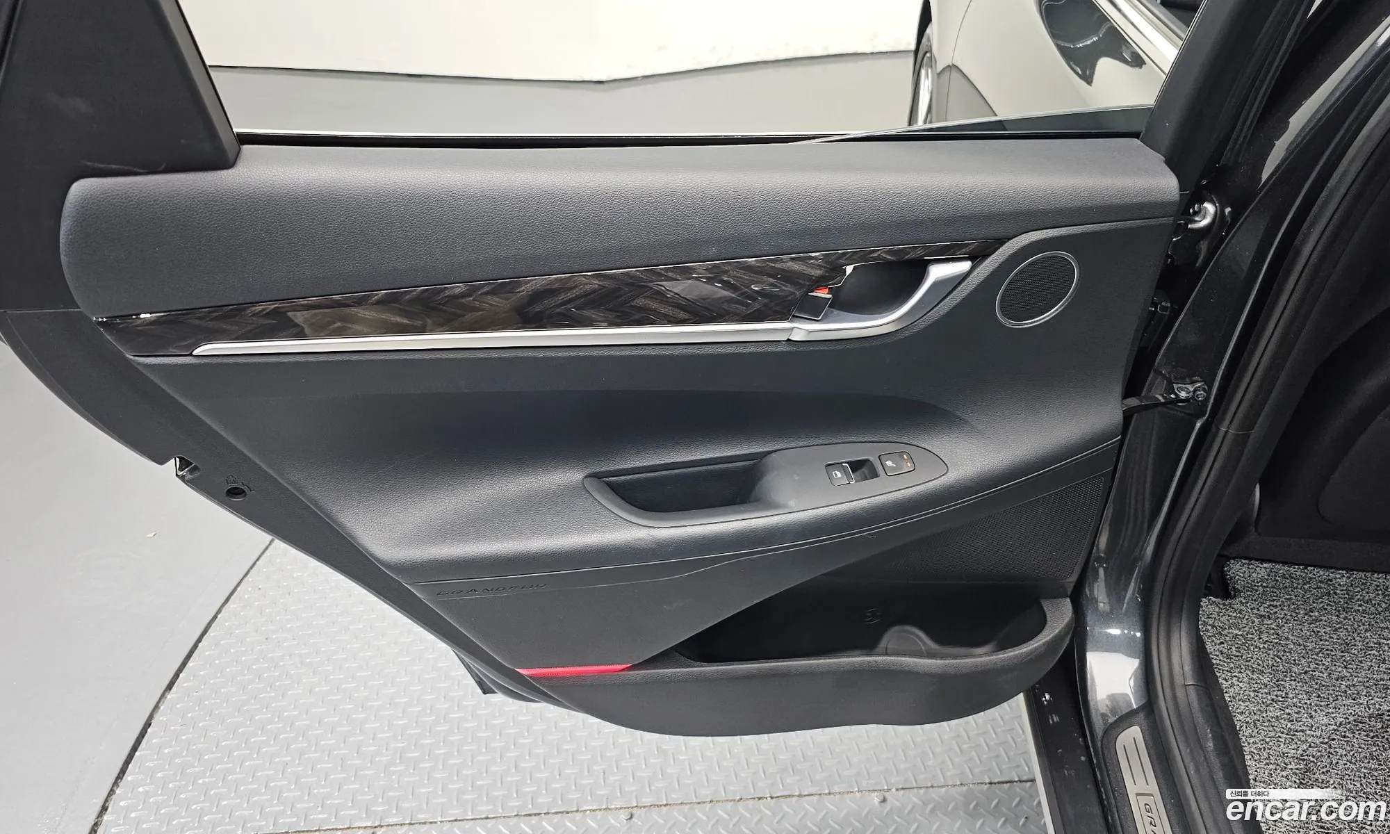 Hyundai Grandeur IG 2019 — 20