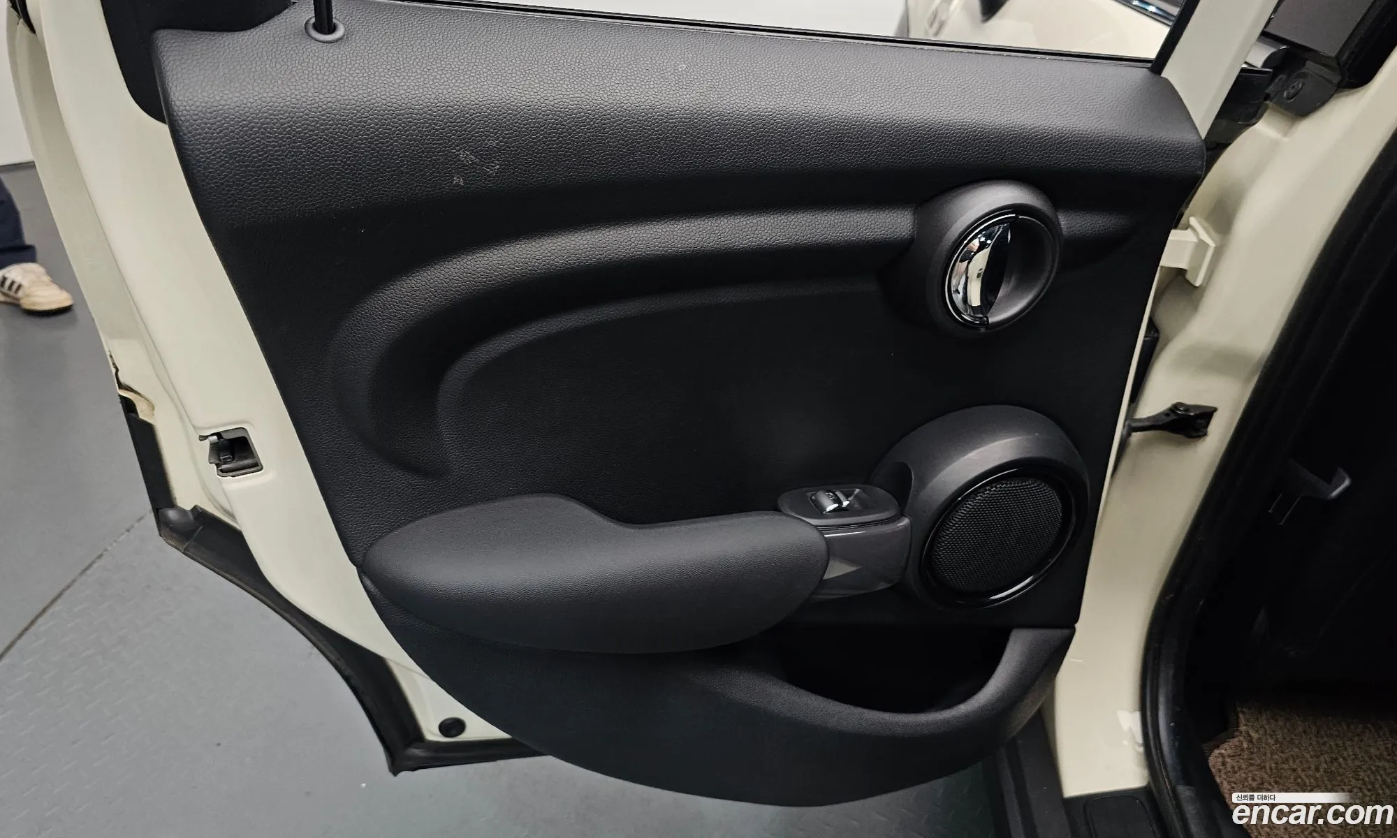 Mini Cooper 2020 WMWXV7102M2N30954 — 8